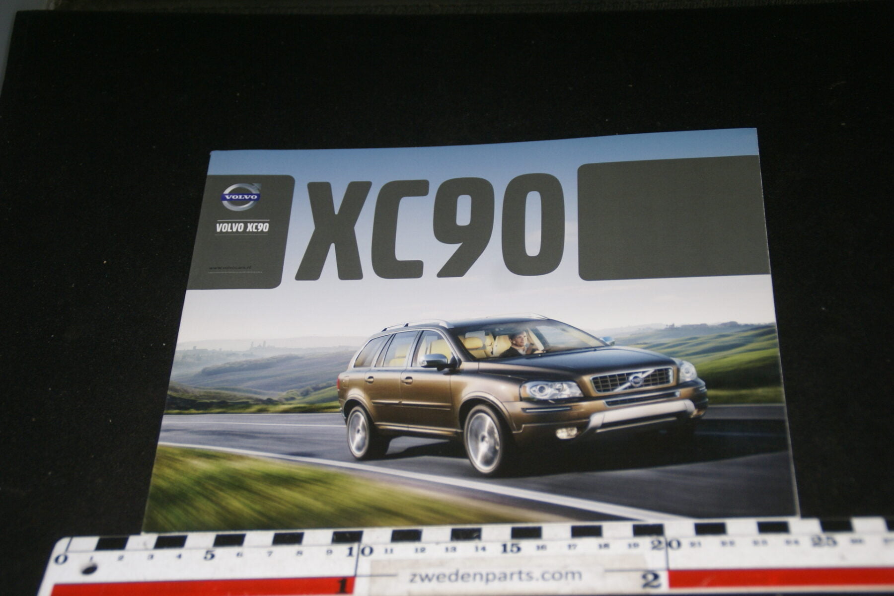 DSC04443 2013 brochure Volvo XC90 nr. SP 00056 20-2012-V1-07d82631