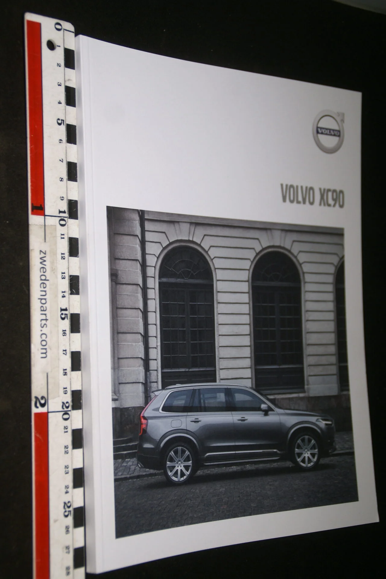 DSC04450 2014 brochure Volvo XC90 nr. MY 18 5-2017-V1-4da71014