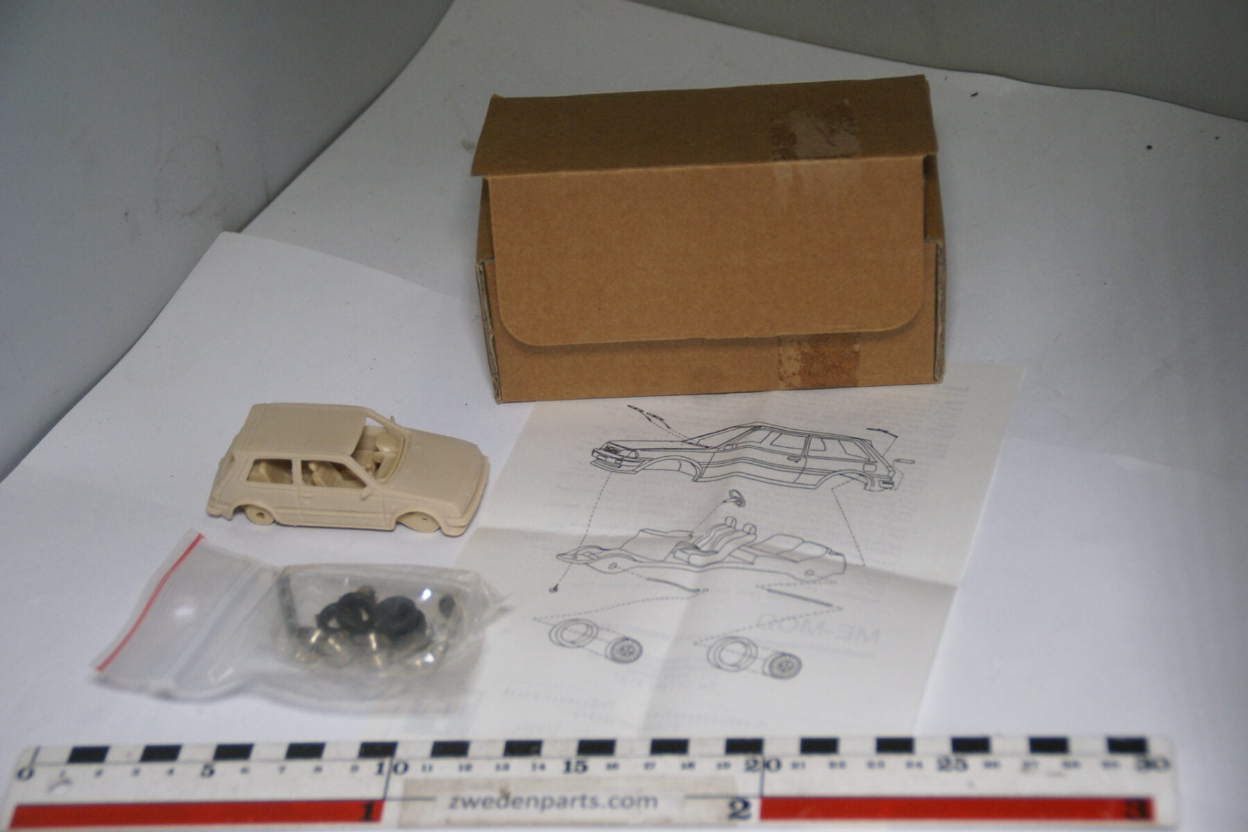 DSC04682 ca. 1989 miniatuur kit 1987 Toyota Starlet 1.3S 1op43, ME-MOD MB-e3727e29