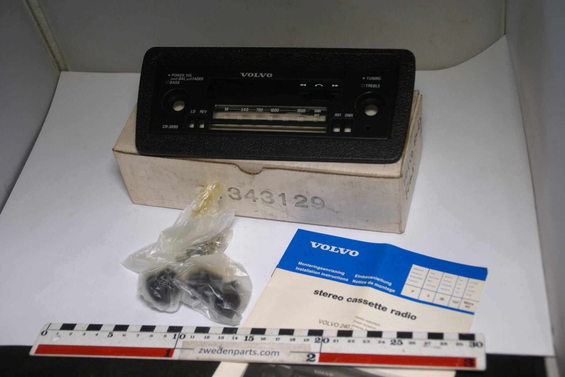 DSC04766 origineel Volvo front radio stereo cassette nr 1343129 NOS-fd7d05c3