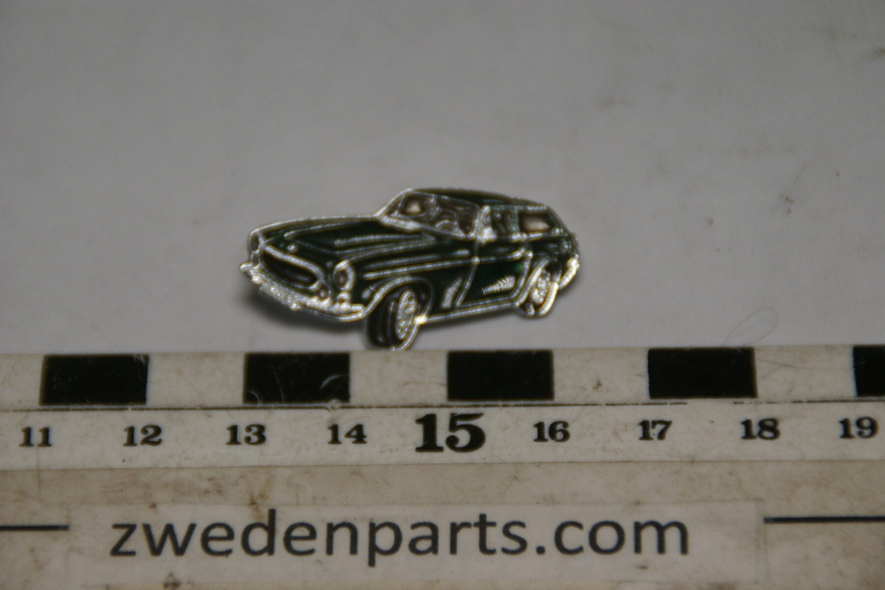 DSC05442 originele Volvo  1800ES groen metallic pin-53e35af2