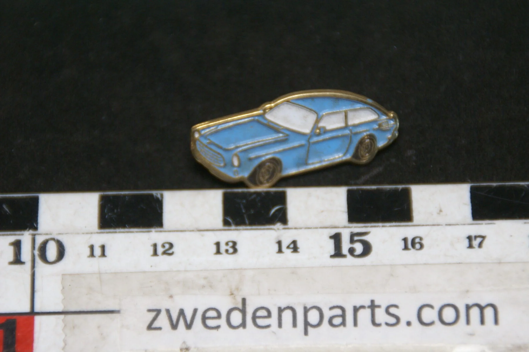 DSC05445 originele Volvo  1800ES blauw pin-06e82e09