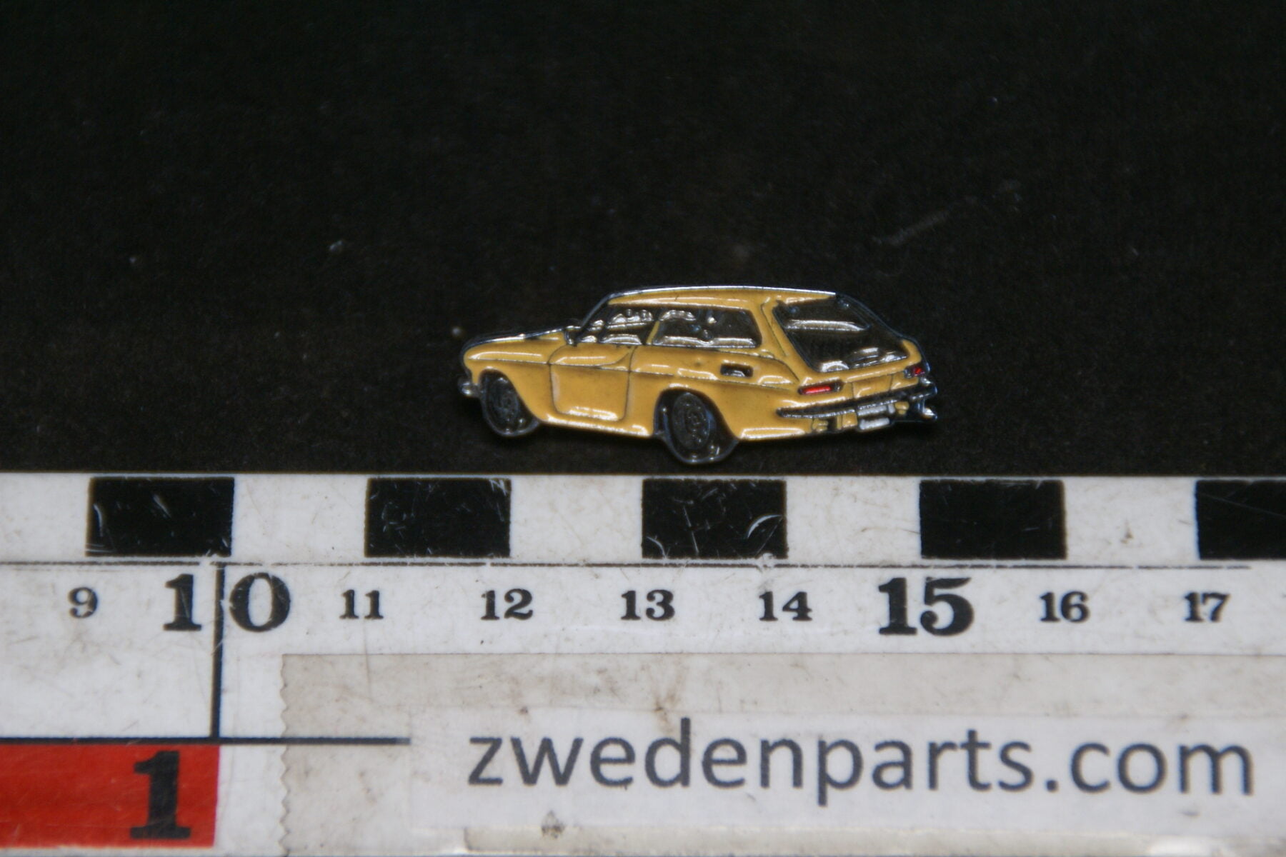 DSC05448 originele Volvo  1800ES geel pin-f193f6d2