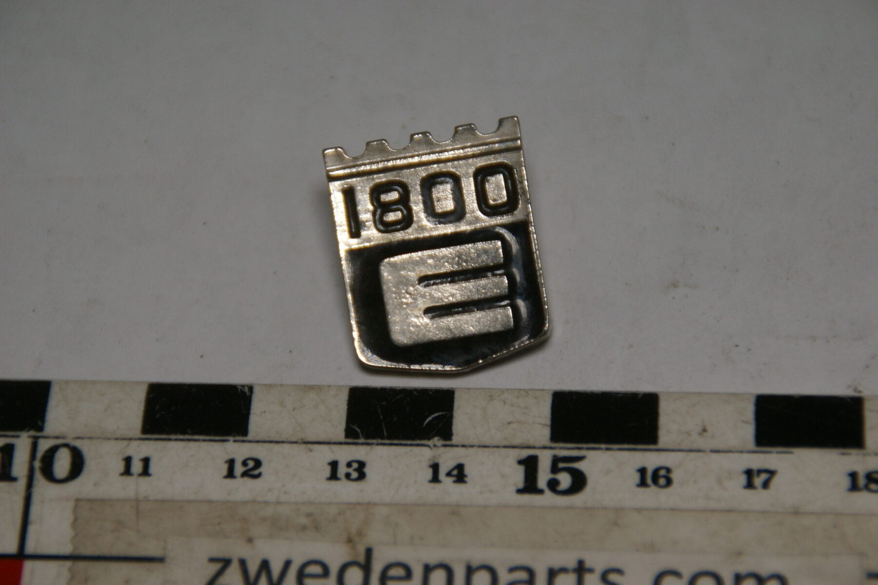 DSC05453 originele Volvo  1800E embleem pin-194eab23