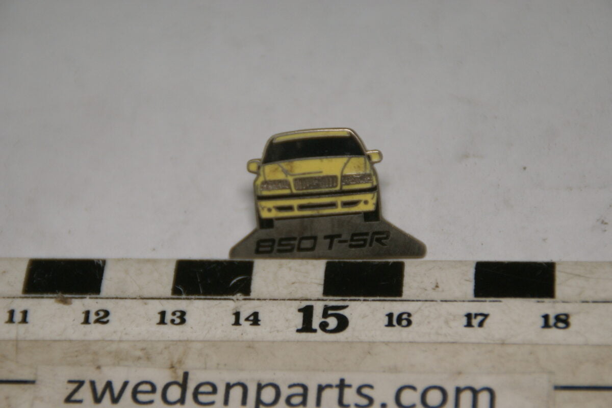 DSC05469 originele Volvo 850 T-5R geel pin-0c69afba
