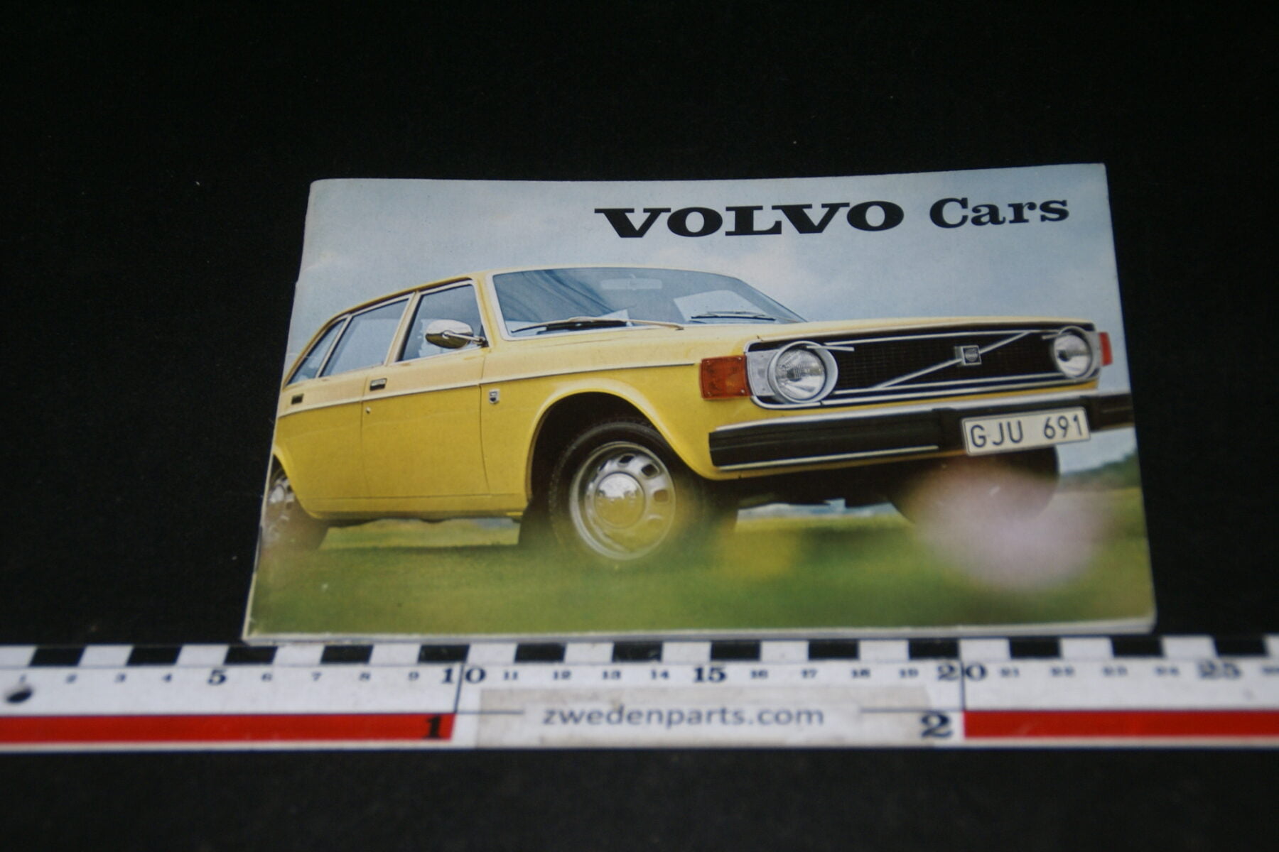 DSC06197 1973 origineel boekje Volvo Cars, English-b11dbf87