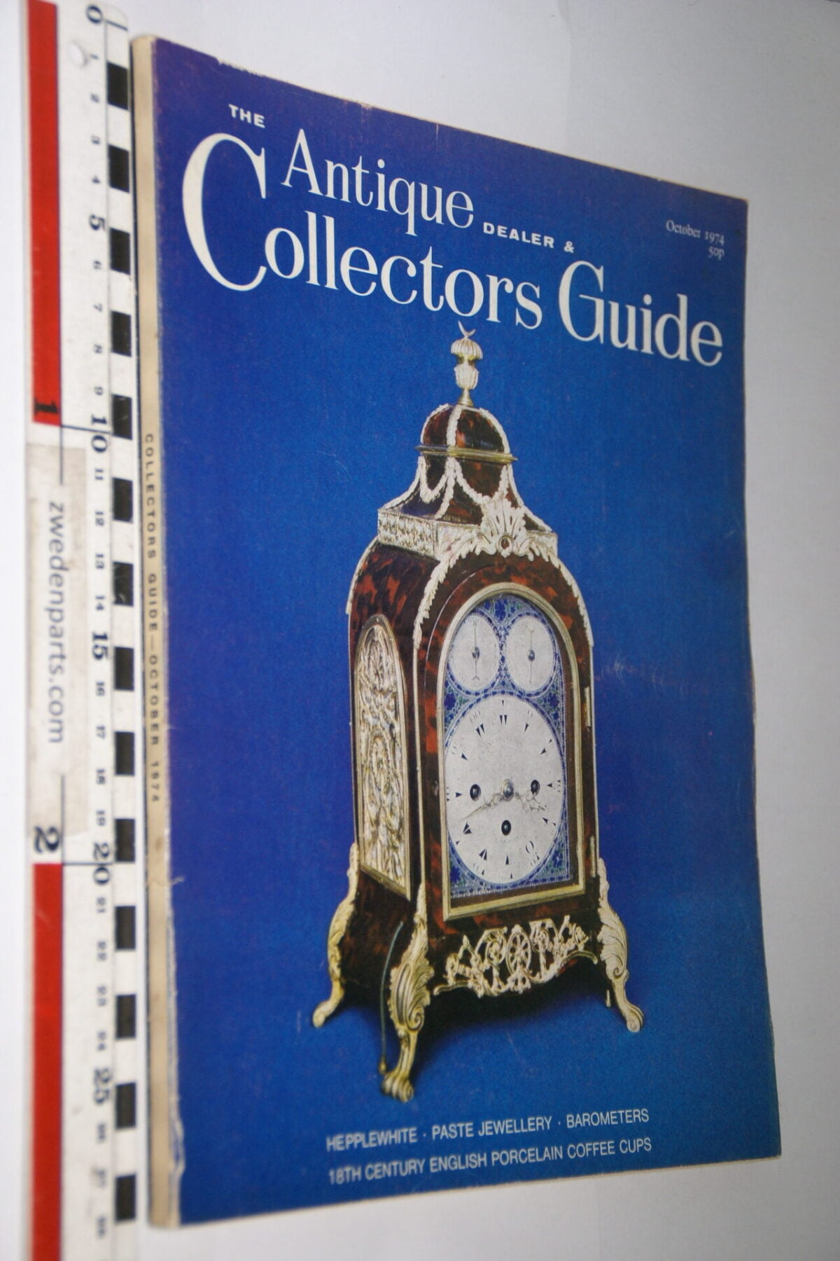 DSC06232 1974 oktober tijdschrift Antique Collectors Guide, English-589f9a01