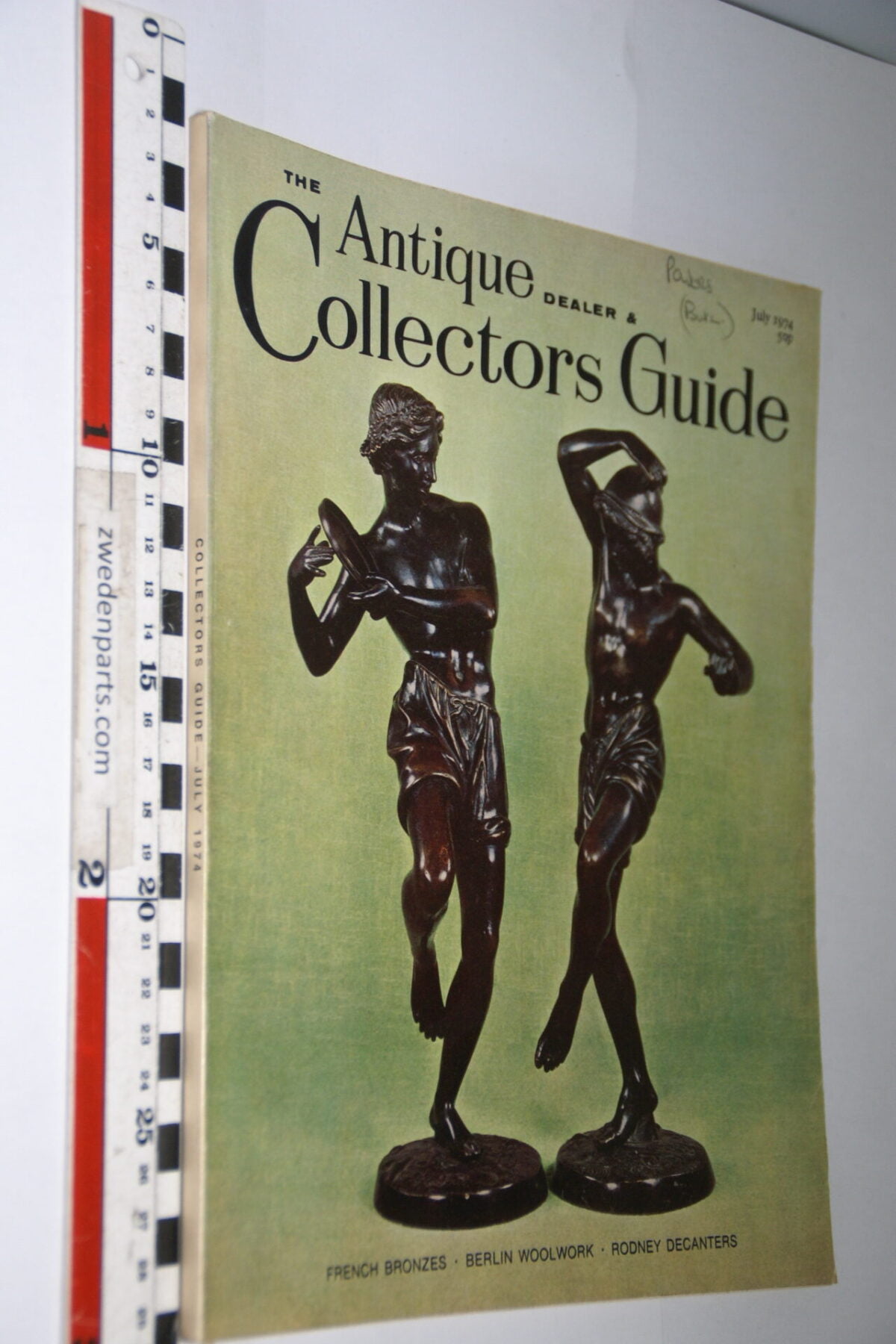 DSC06236 1974 juli tijdschrift Antique Collectors Guide, English-b3f0cc27