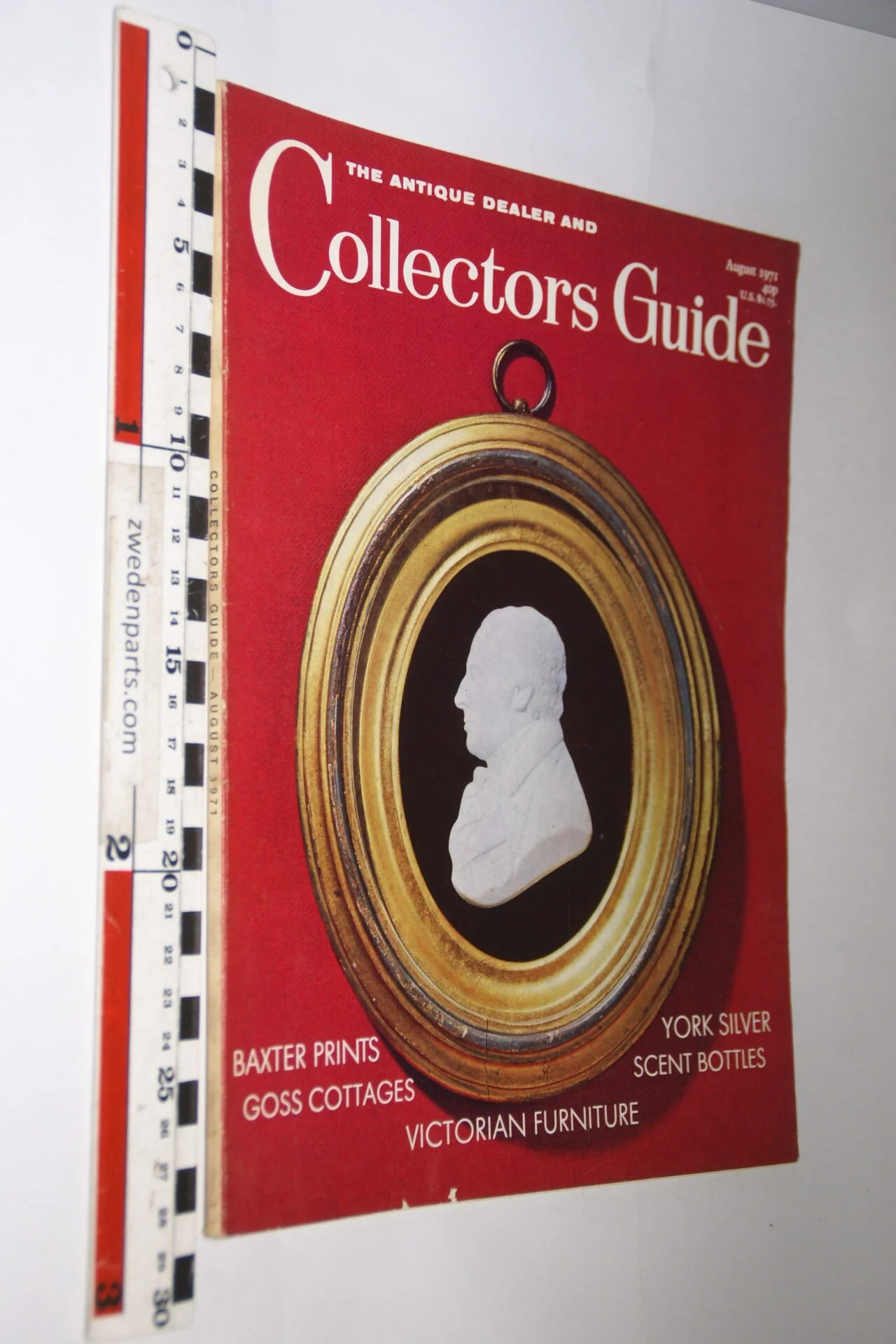 DSC06254 1971 augustus tijdschrift Antique Collectors Guide, English-3ad744a9