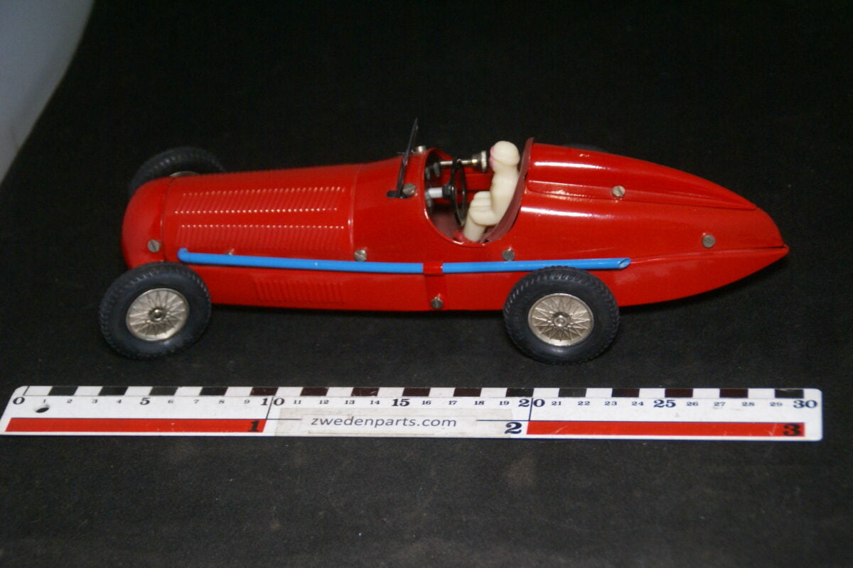 DSC07984 ca 1988 miniatuur Märklin metalen raceauto Mercedes rood ca 1op18 nr 1076-c79f680f