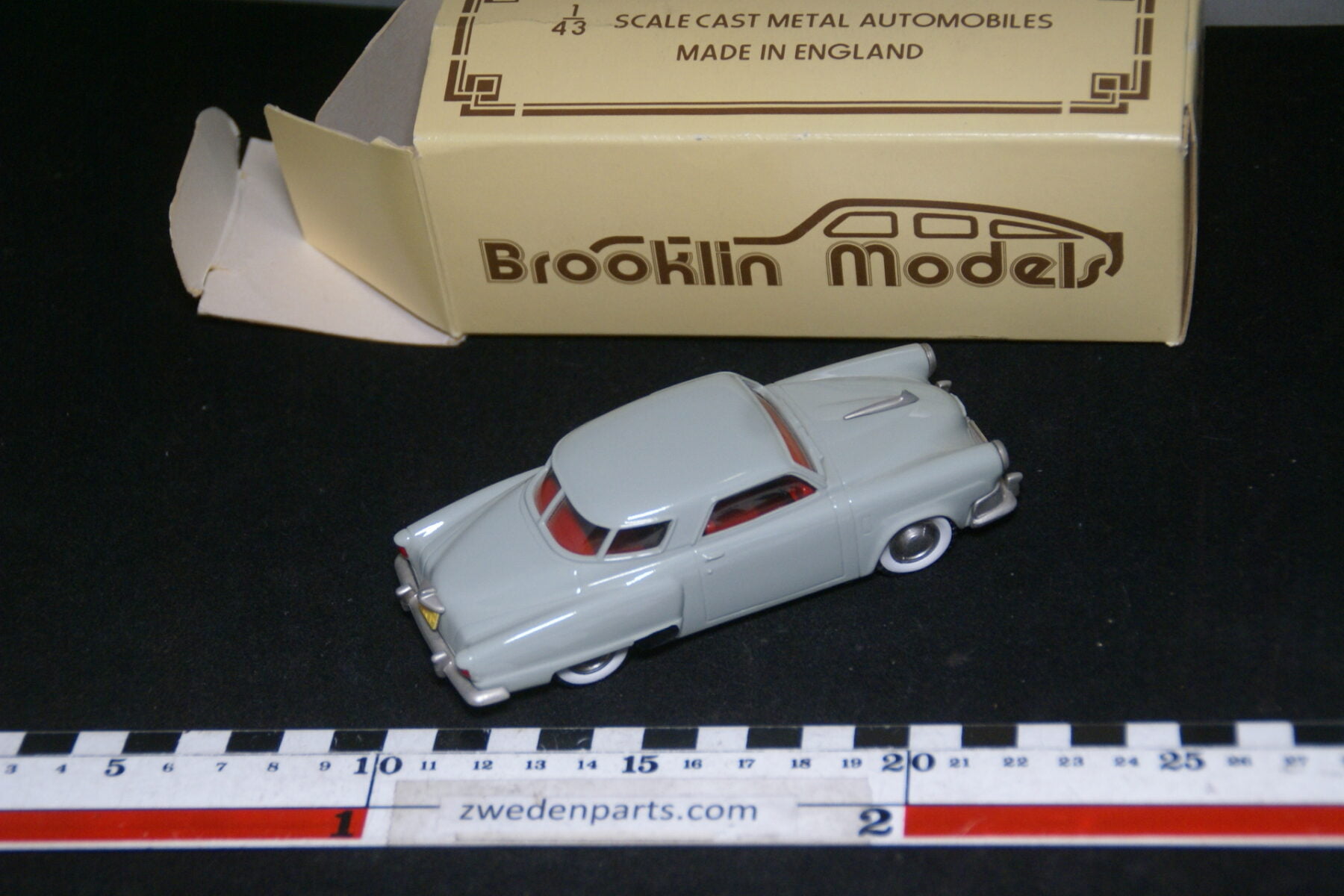 DSC08018 1952 miniatuur Brooklin Models Studebaker Champion Starlight coupé grijs 1op43 nr BRK 17 MB-187cca95