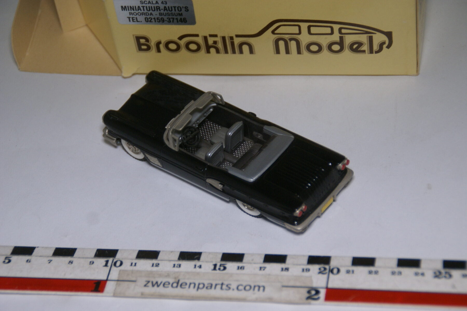 DSC08030 1958 miniatuur Brooklin Models Pontiac Bonneville Convertible zwart 1op43 nr BRK 25 MB-c0c1408a