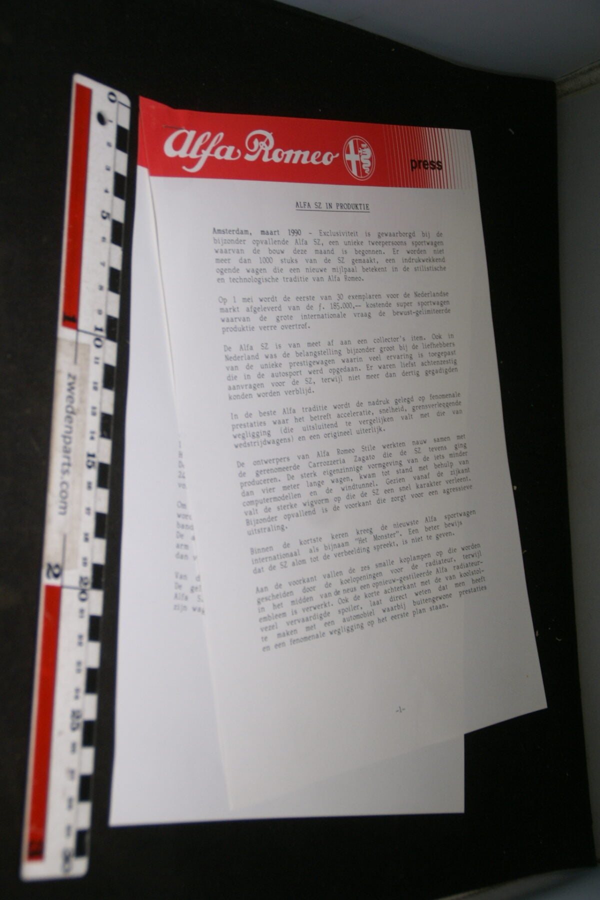 DSC08575 1990 maart originele persbericht Alfa Romeo SZ, teks NL, brochure English-32a08c62