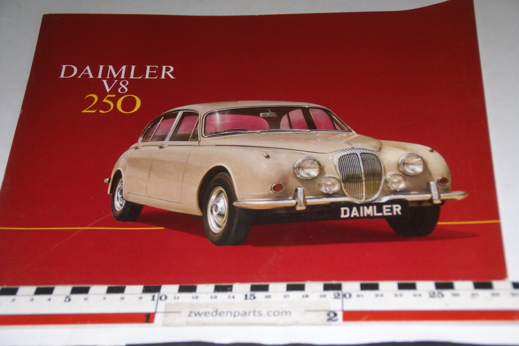 DSC08593 originele brochure Daimler 2.5 liter V8 , English-549e75f7