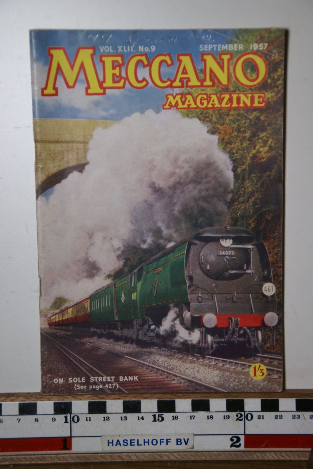 DSC02806 1957 september Meccano Magazine, English-af1578a2