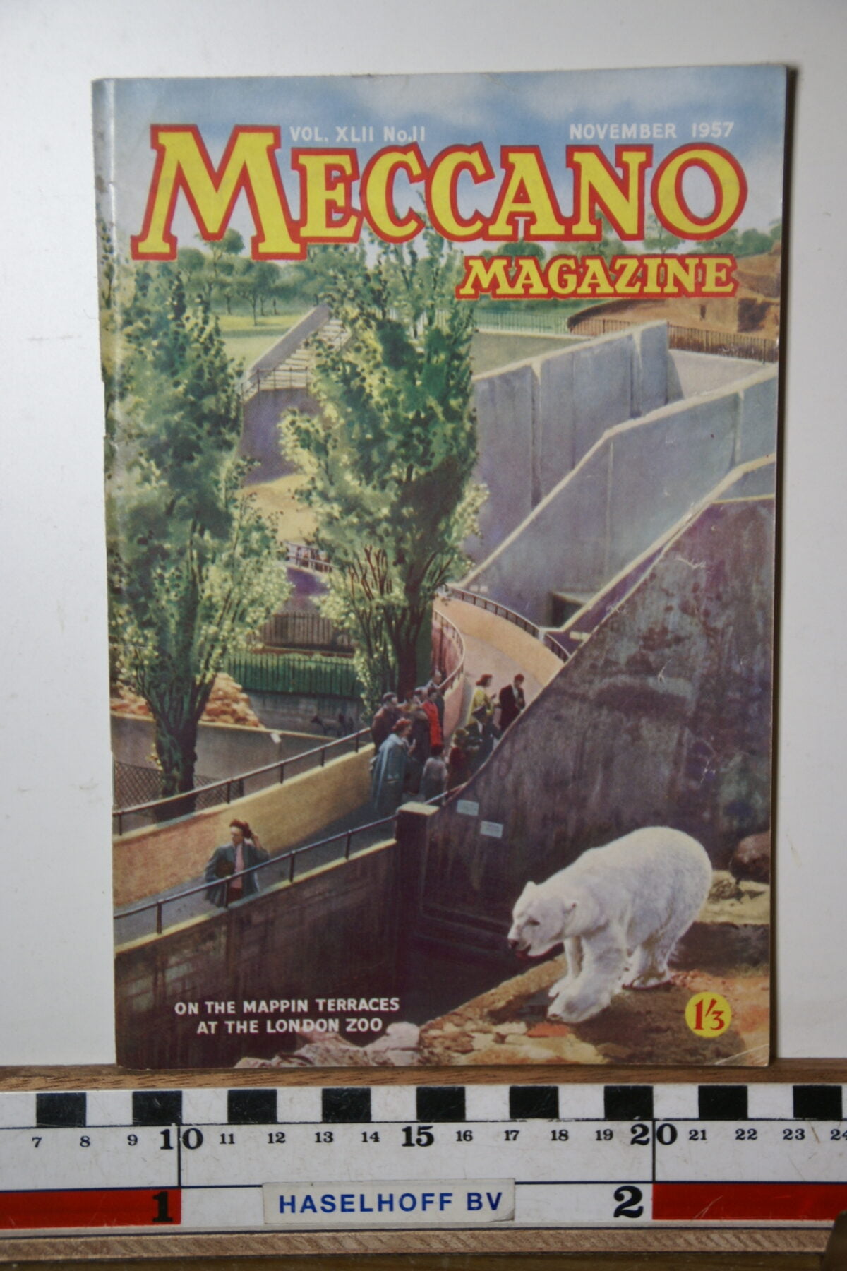 DSC02808 1957 november Meccano Magazine, English-4e64151e