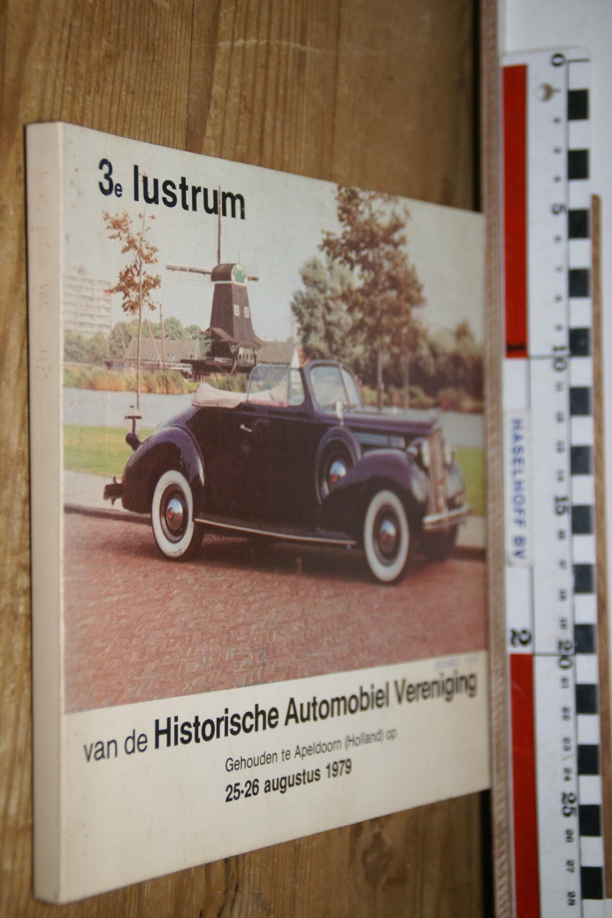 DSC02899 1979 boek 3e Lustrum van de Historische Automobiel Vereniging-a93f597d