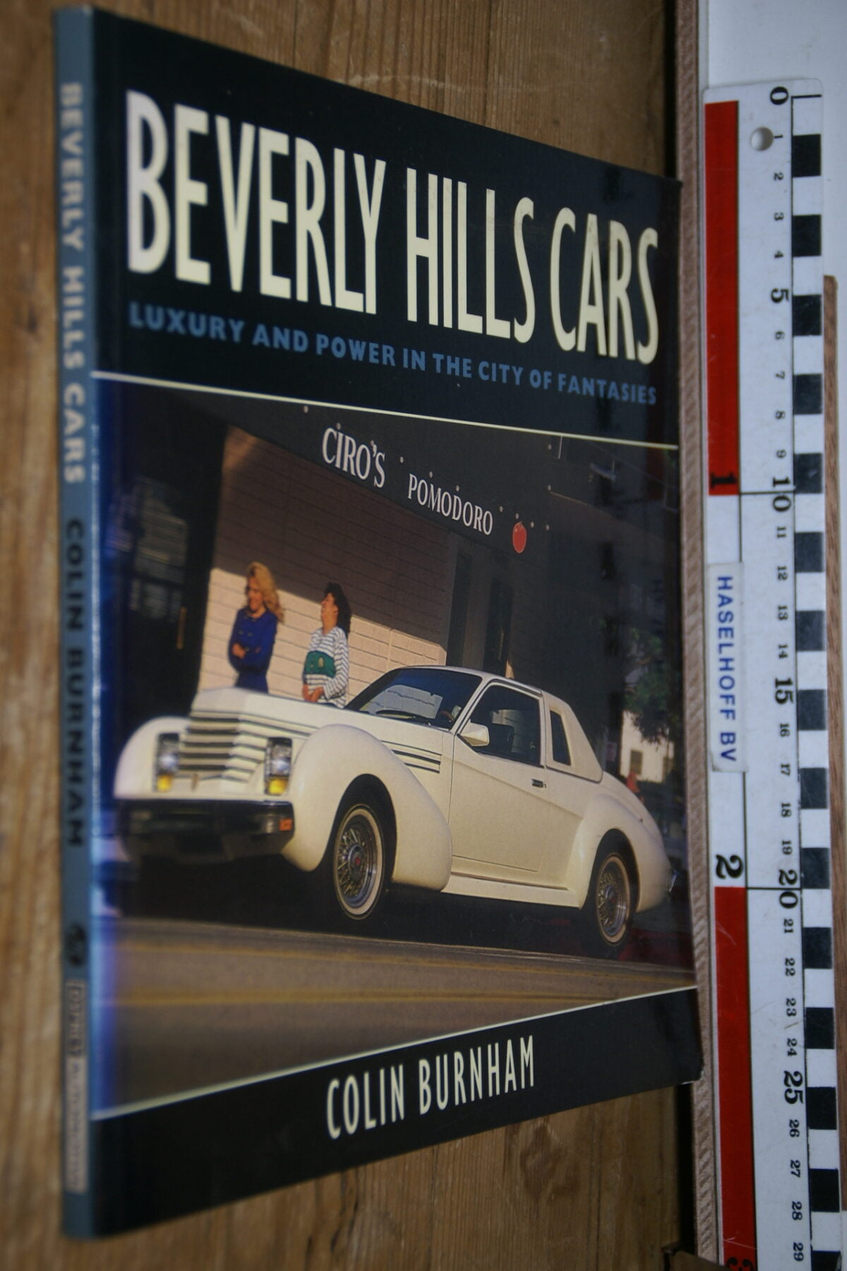 DSC02901 boek Beverly Hills Cars, English-c9c0c99f