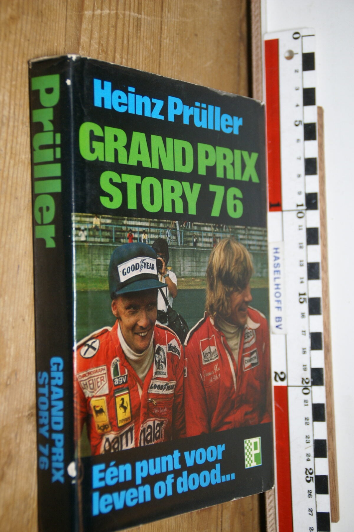 DSC02912 1976 boek Grand Prix Story Niki Lauda-b85cbdbd