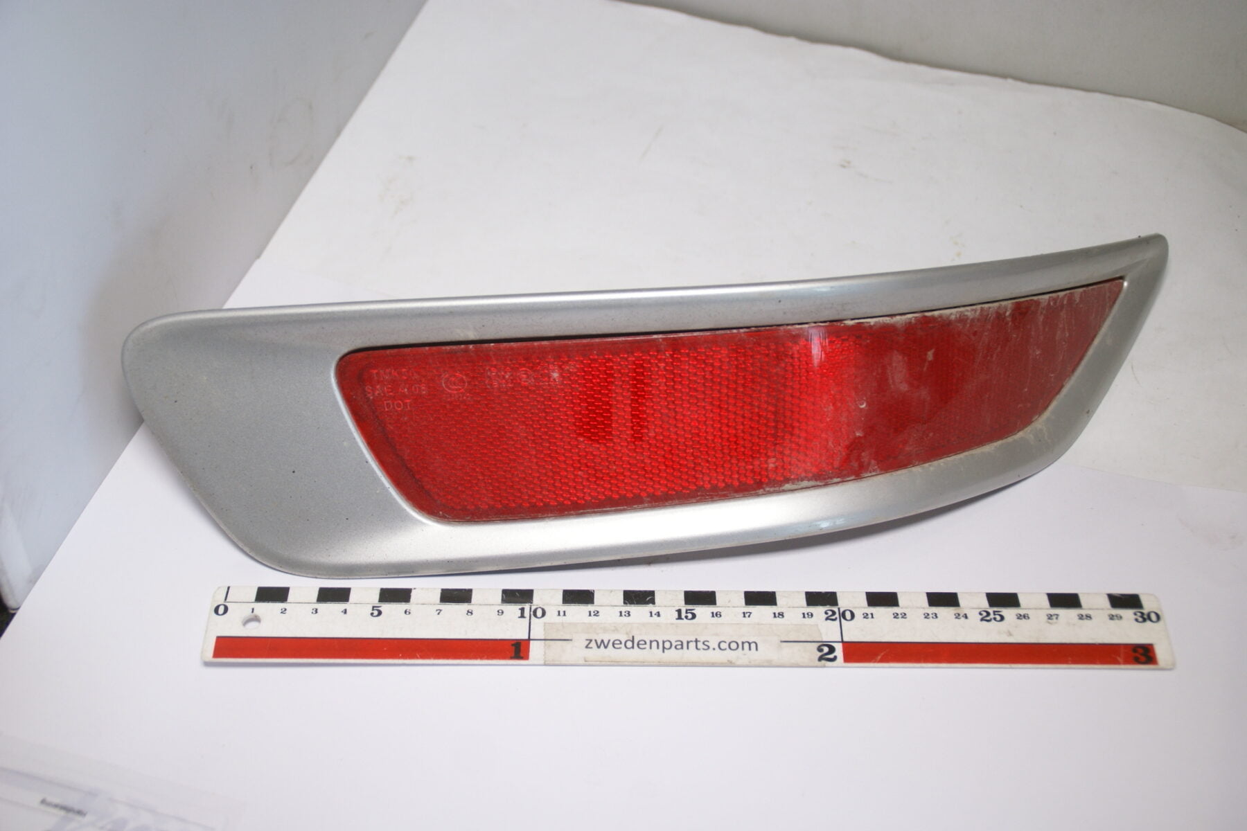 DSC09218 reflector bumper links achter origineel Volvo XC70 nr 30744513-187ce3b7