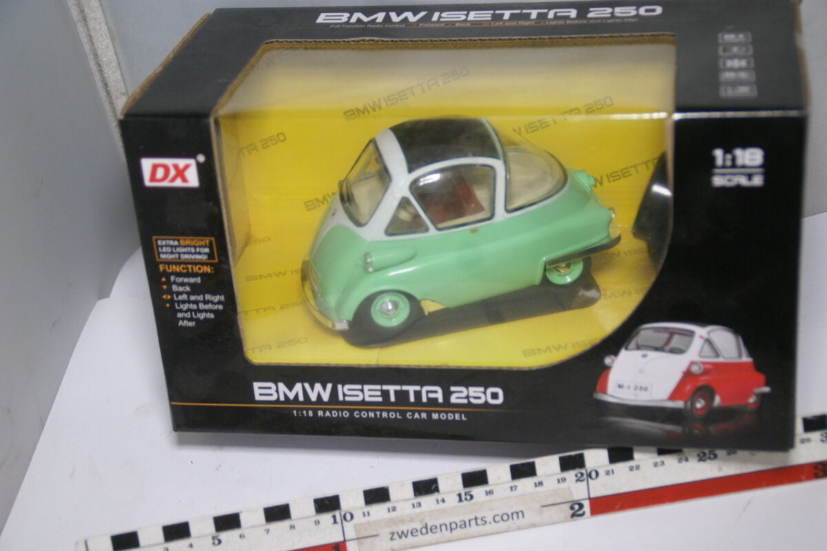 DSC09318 ca 1964 miniatuur BMW Isetta 250 1op18 DX radio control nr 68207 MB-80df143b