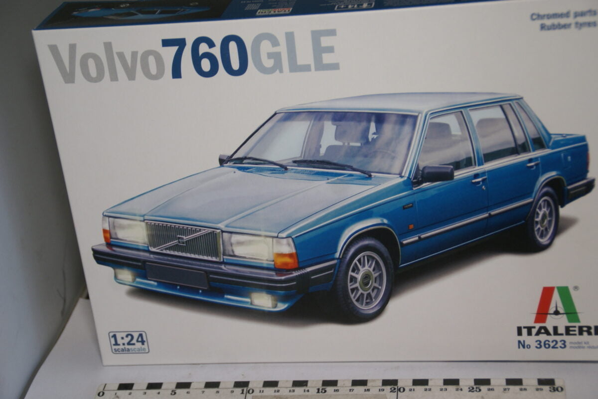 DSC09510 1986 minatuur Volvo 760GLE bouwdoos 1op24 Italeri nr 3623 MB-a09b33c5