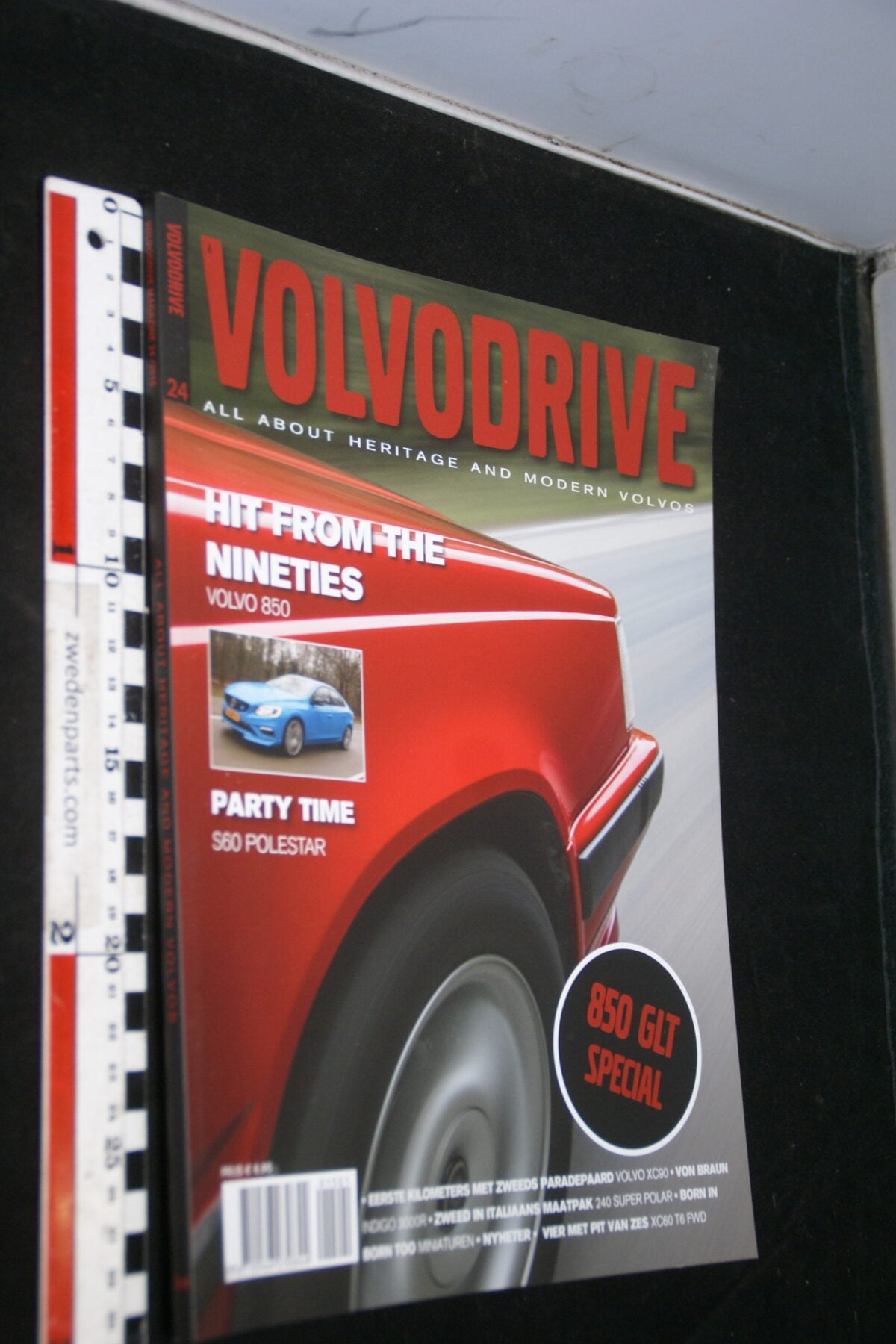 DSC09607 2015 februairi tijdschrift Volvodrive  nr 24 Volvo 850GLT special, miniaturen-7923add0