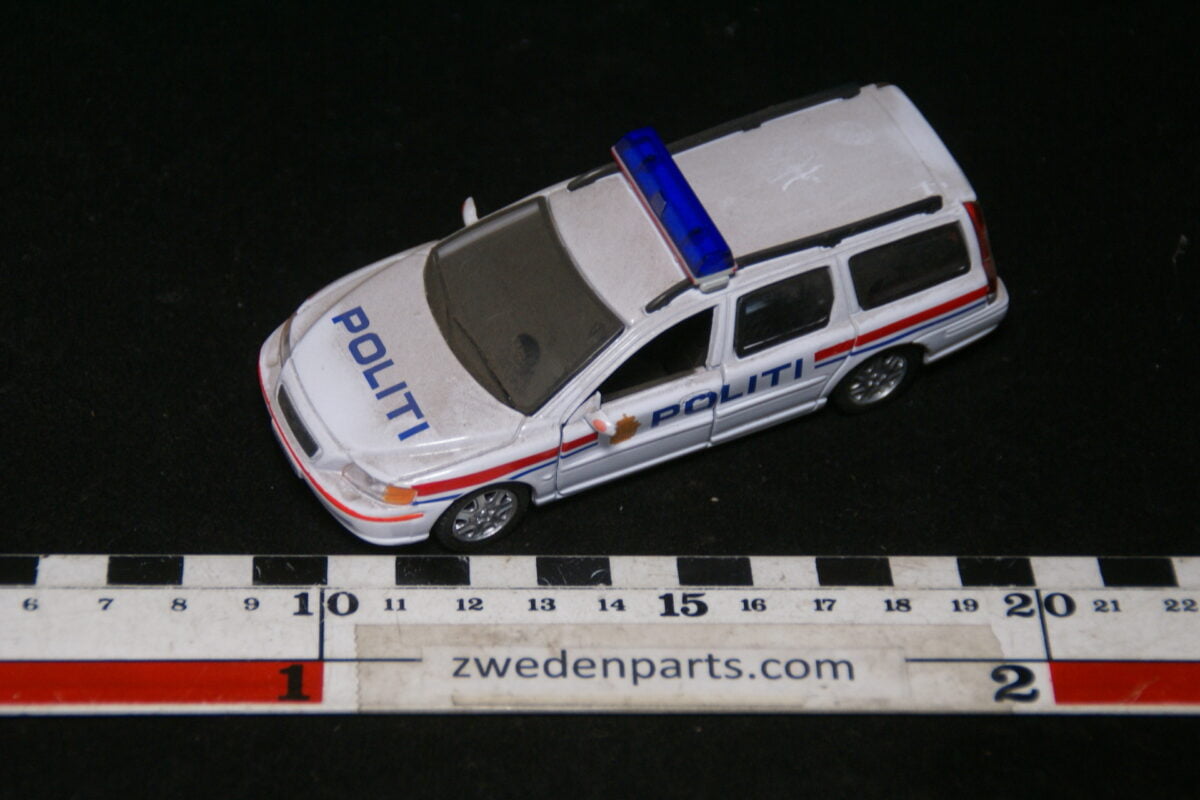 DSC09722 2000 miniatuur Volvo V70 politi 1op43 mint-2dec894b