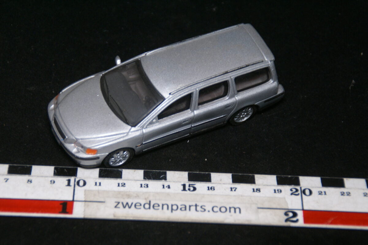 DSC09725 2000 miniatuur Volvo V70 1op43 mint-72972e4b