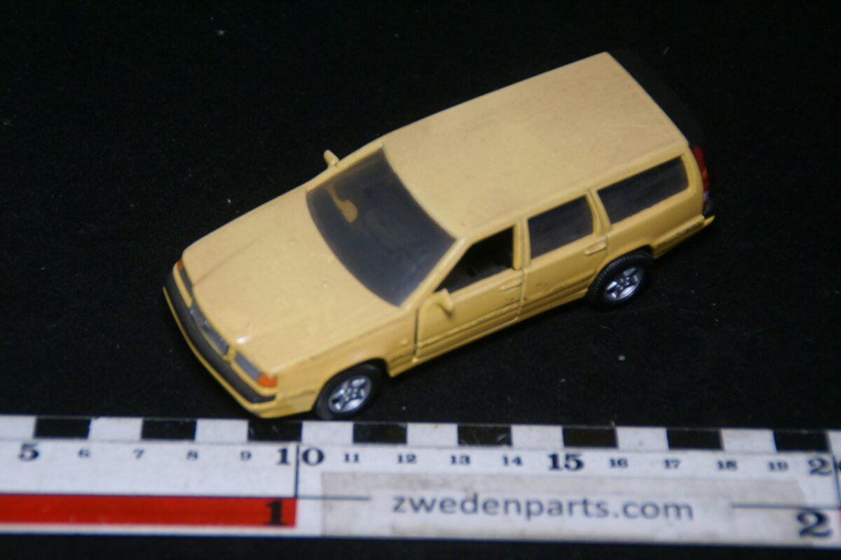 DSC09737 ca 2000 miniatuur Volvo V70 1op43-d0018bd8