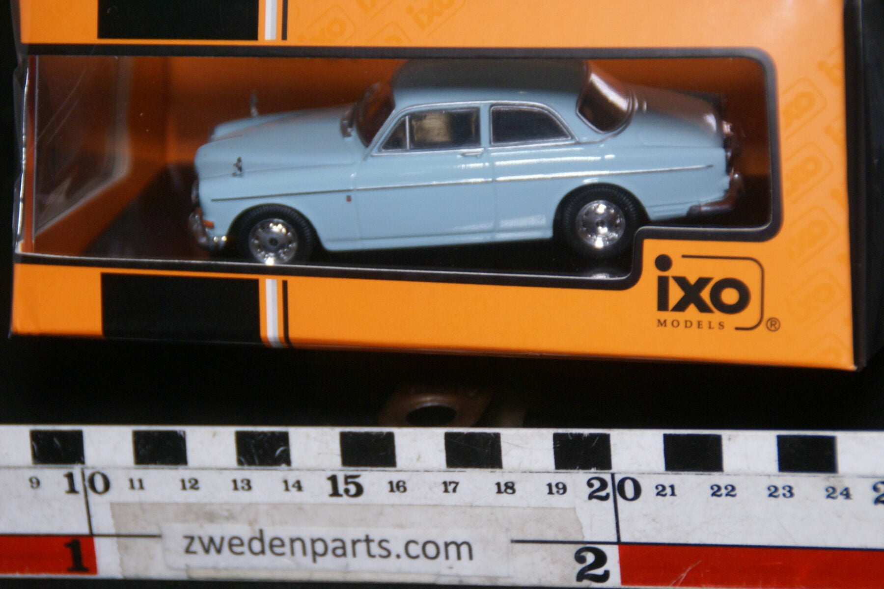 DSC09865 miniatuur Volvo Amazon 123GT blauw 1 op 43 IXO nr 331215 MB-e6bbe04c