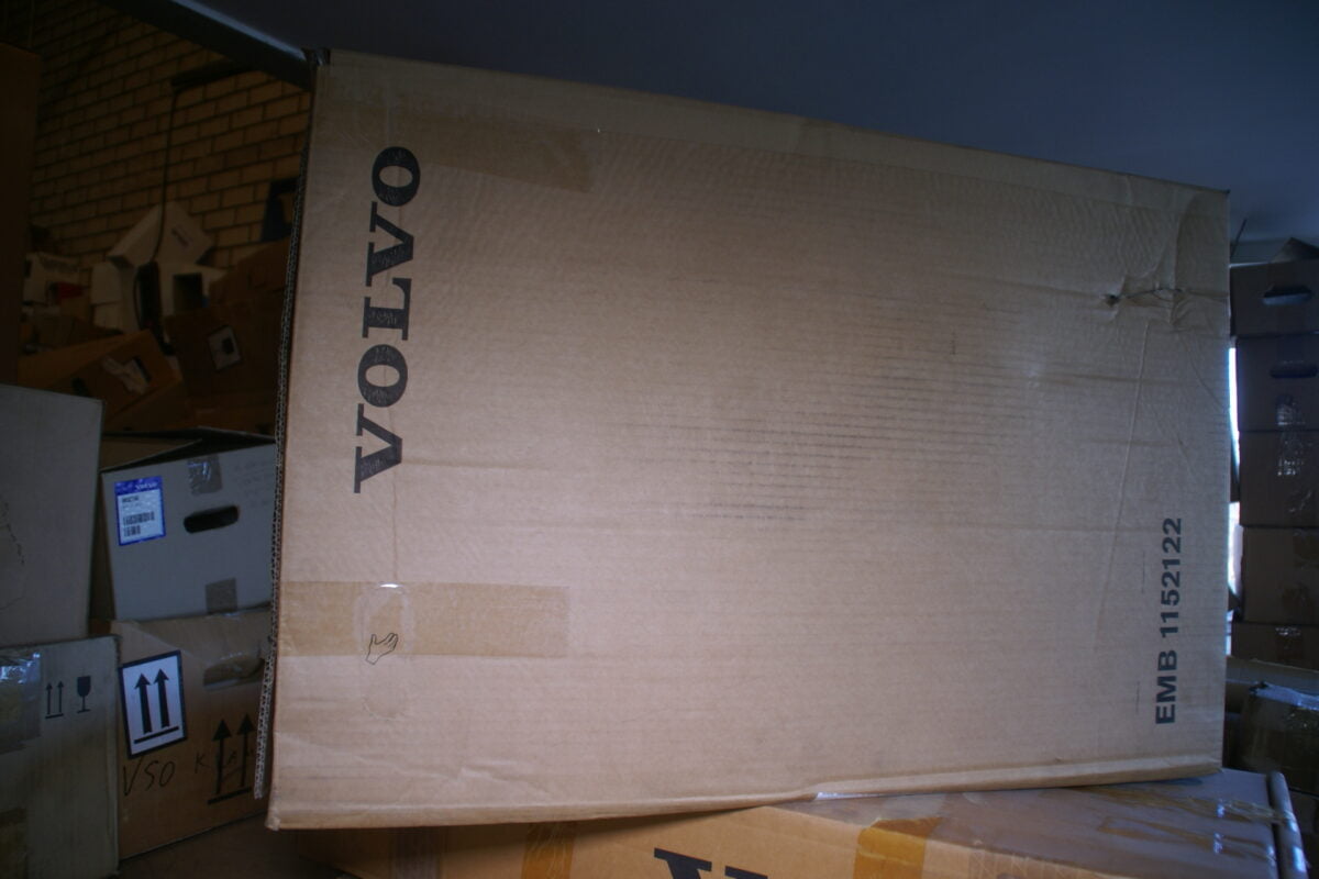 DSC01726 185 splinternieuw in doos electrische fan origineel Volvo V50 CSVXC70 S80 artnr. 30680547 NOS-36c3edb6