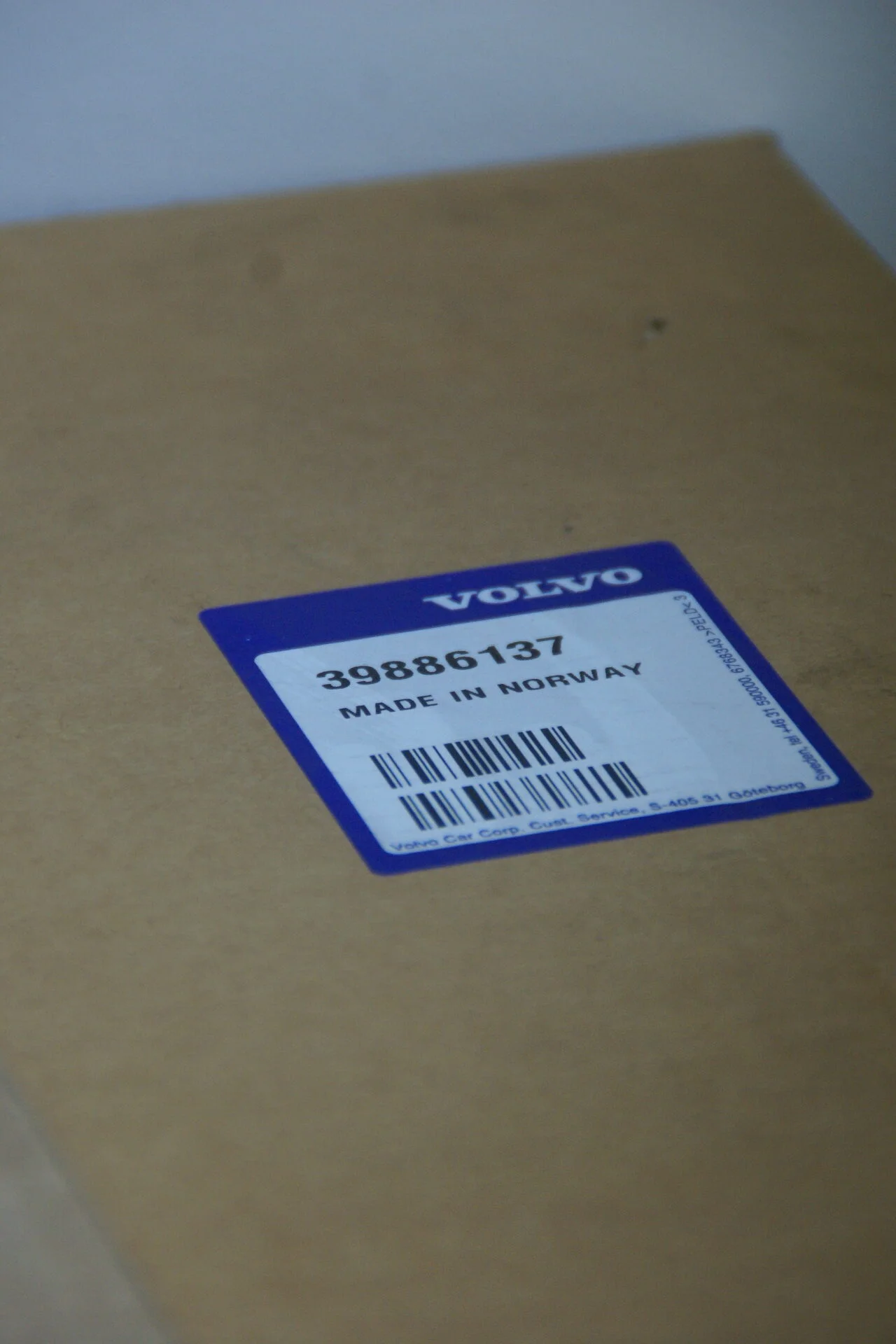 DSC01733 130 splinternieuw in doos spoiler origineel Volvo V50 artnr. 39886137 NOS-24db1691