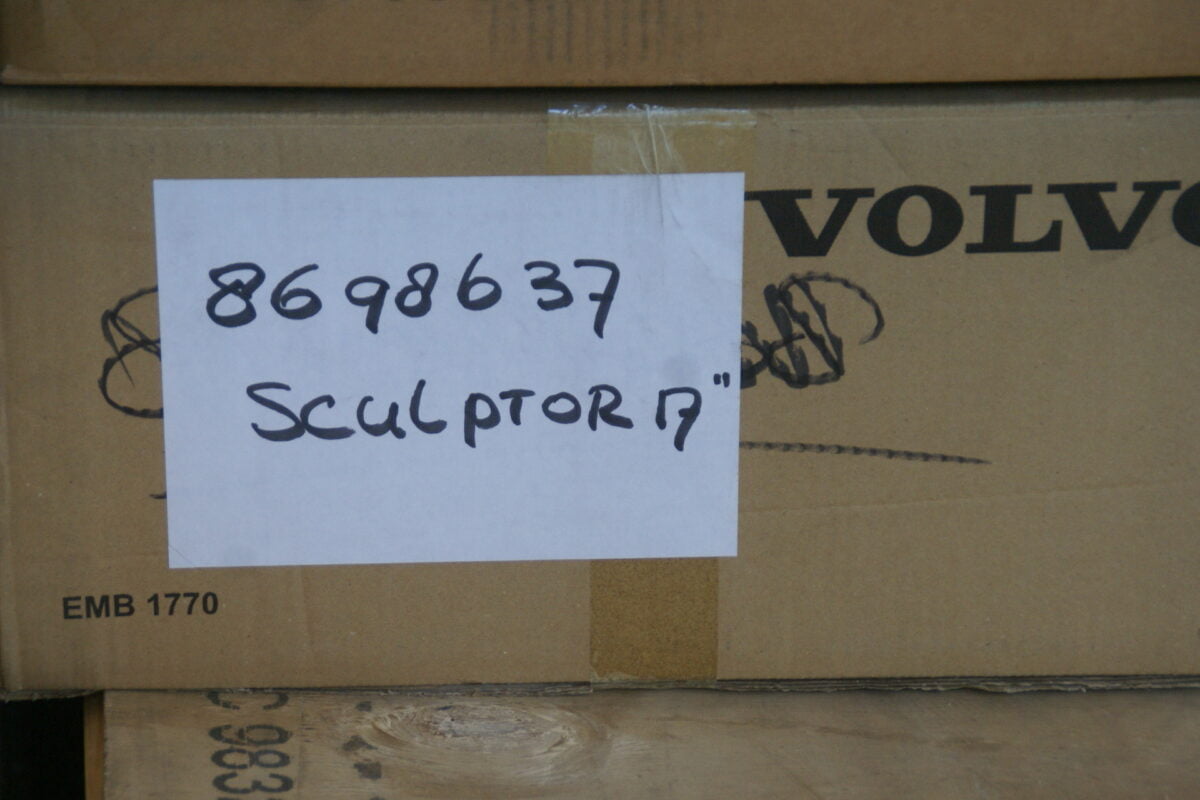 DSC01751 150 splinternieuw 17 inch velg Sculptor origineel Volvo artnr. 8698637 NOS-ec74568a