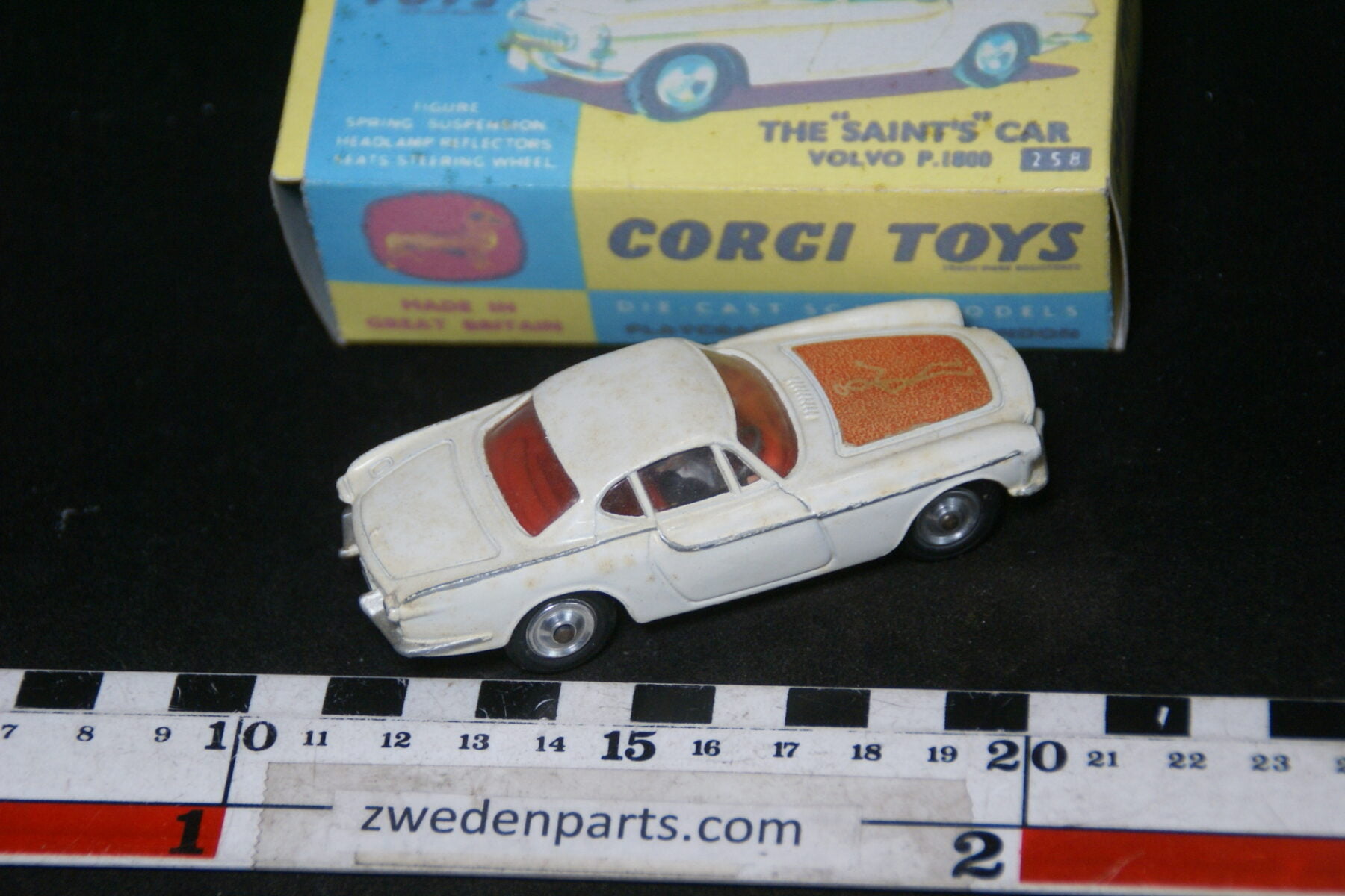 DSC02357 ca 1961 miniatuur Volvo 1800 The Saint wit, schaal 1op43, Corgi Toys nr 258, Mint-c8495909