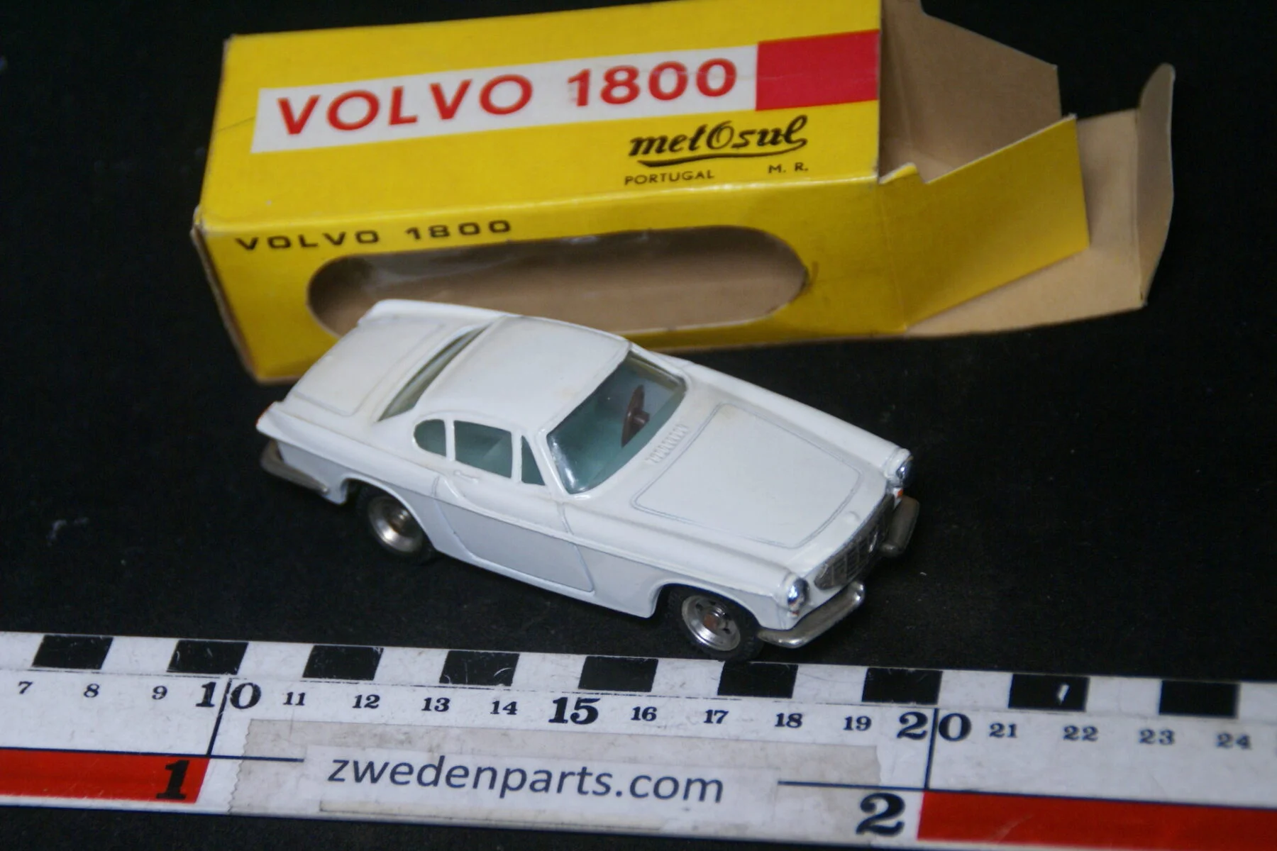 DSC02363 ca 1961 miniatuur Volvo 1800 beige, schaal 1op43, Metosul nr 11, MB-904acd86
