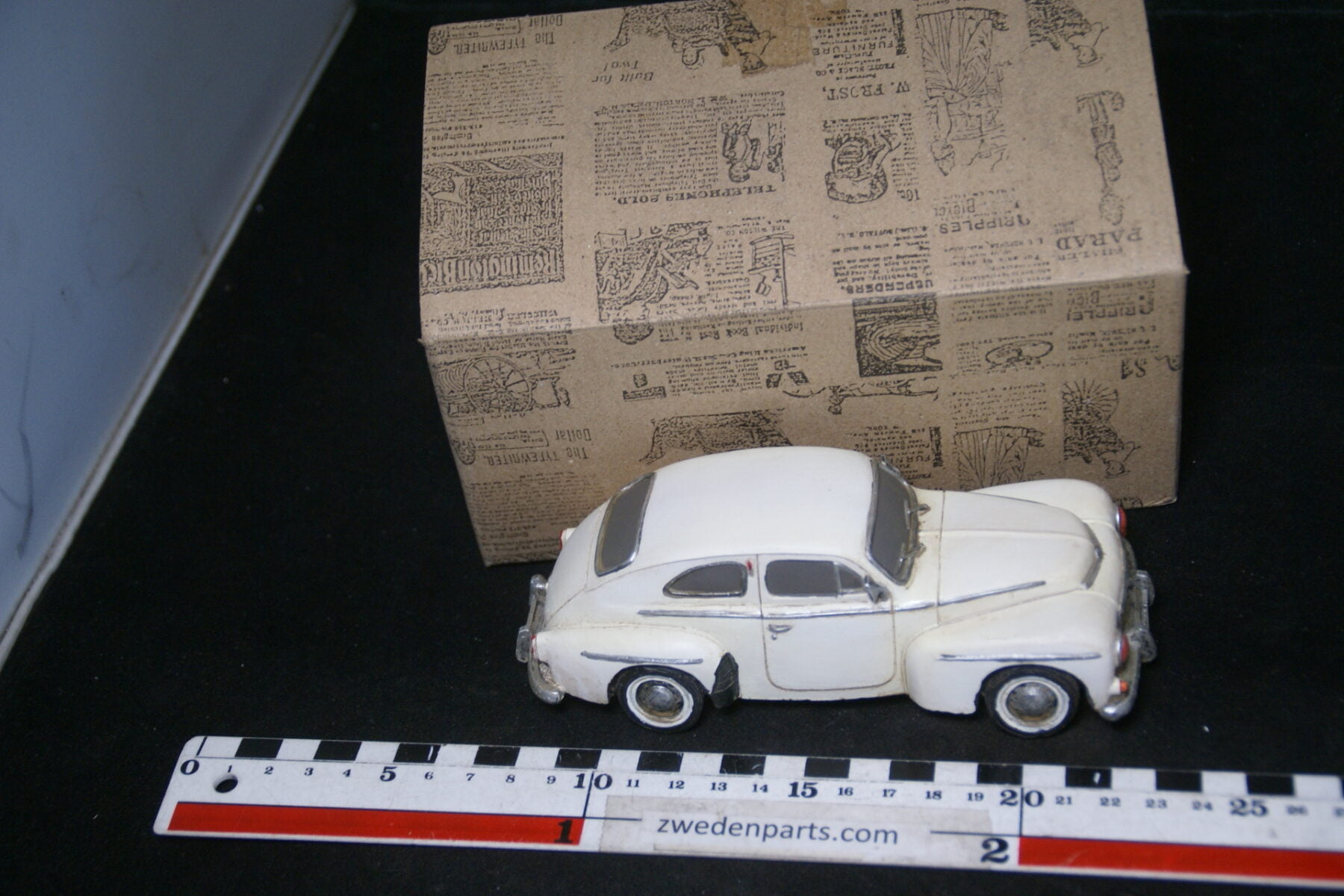 DSC02366 ca 1964 miniatuur Volvo 544 wit, schaal ca. 1op35, nr 312, MB-7b199cad