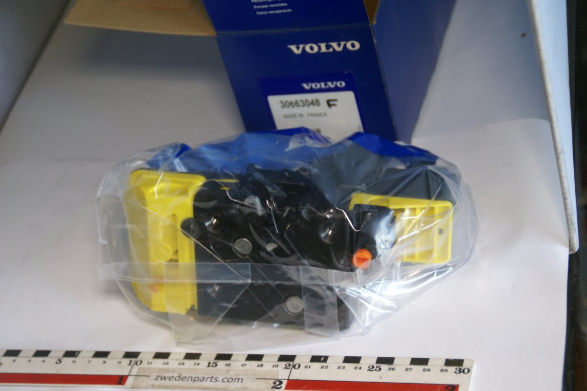 DSC03920 portierslot links achter origineel Volvo S60 V60 V70 XC60 S80 XC90 artnummer 30363048 NOS 90-014e5fd9