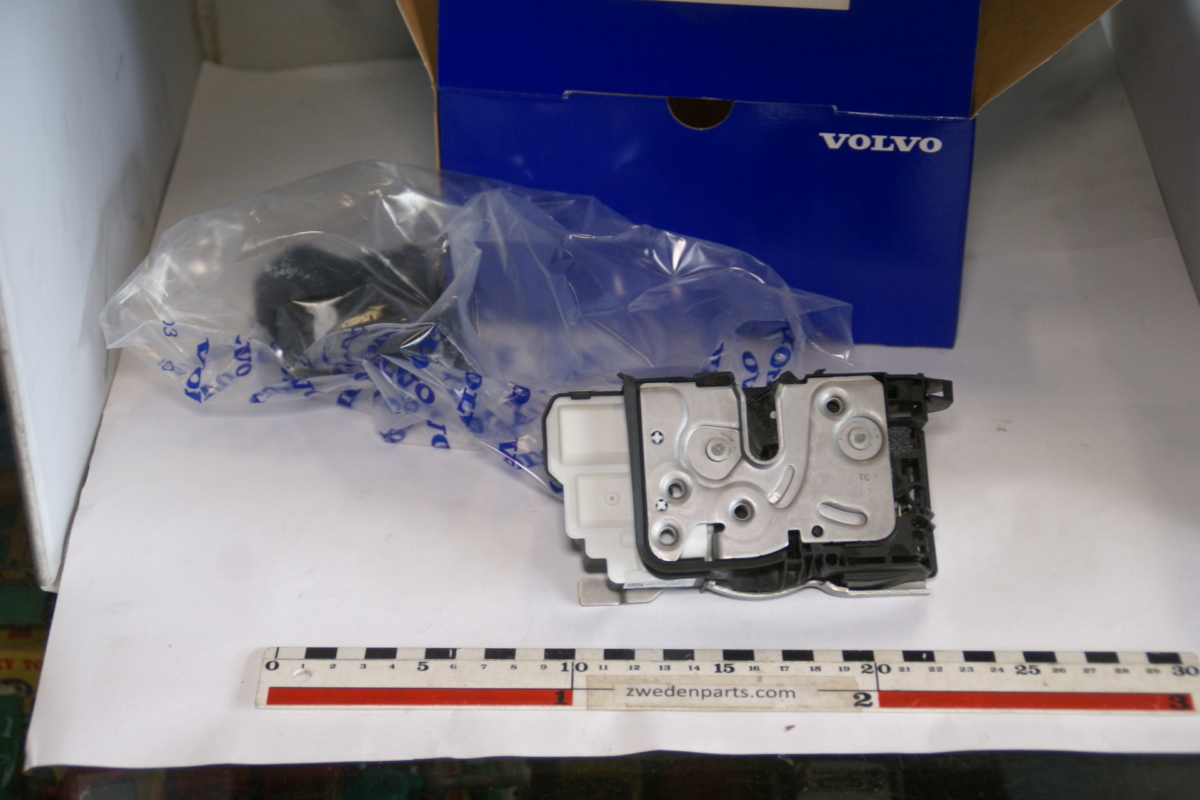 DSC04205 slot links achter origineel Volvo XC60 artikelnr 31349898 NOS 95-a1de5faa