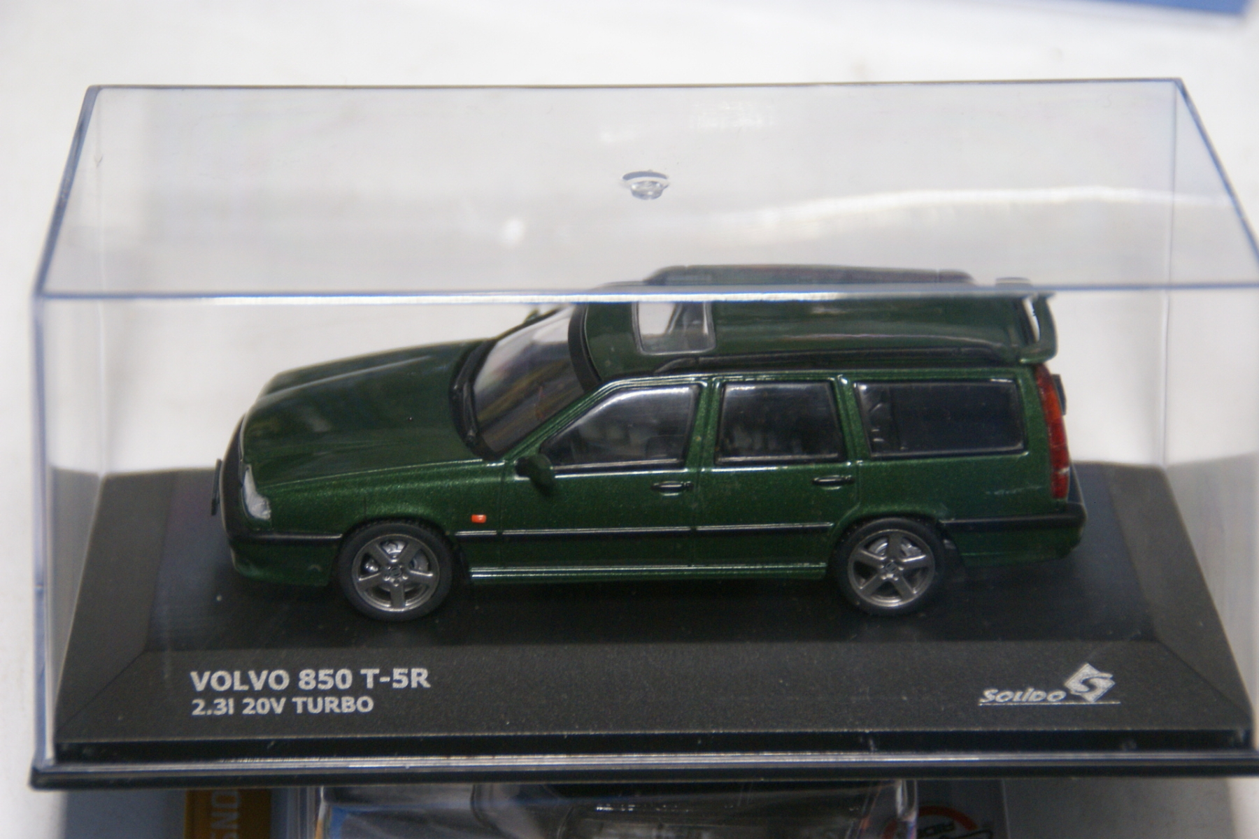 DSC04547 miniatuur Volvo 855 T-5R groen Solido 1op 43 MB