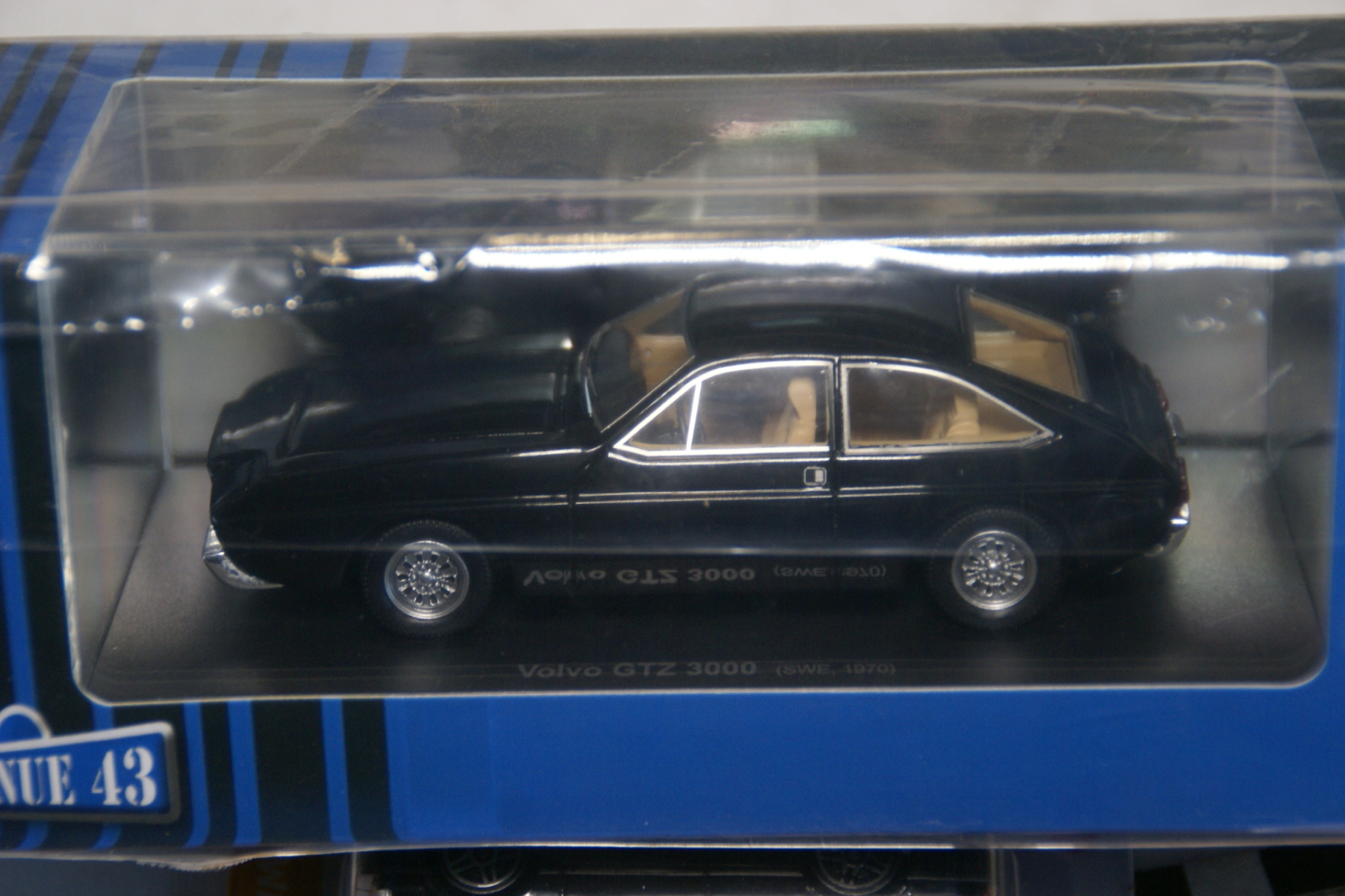 DSC04549 miniatuur Volvo GTZ 3000 zwart Avenue 1op 43 MB nr 60067
