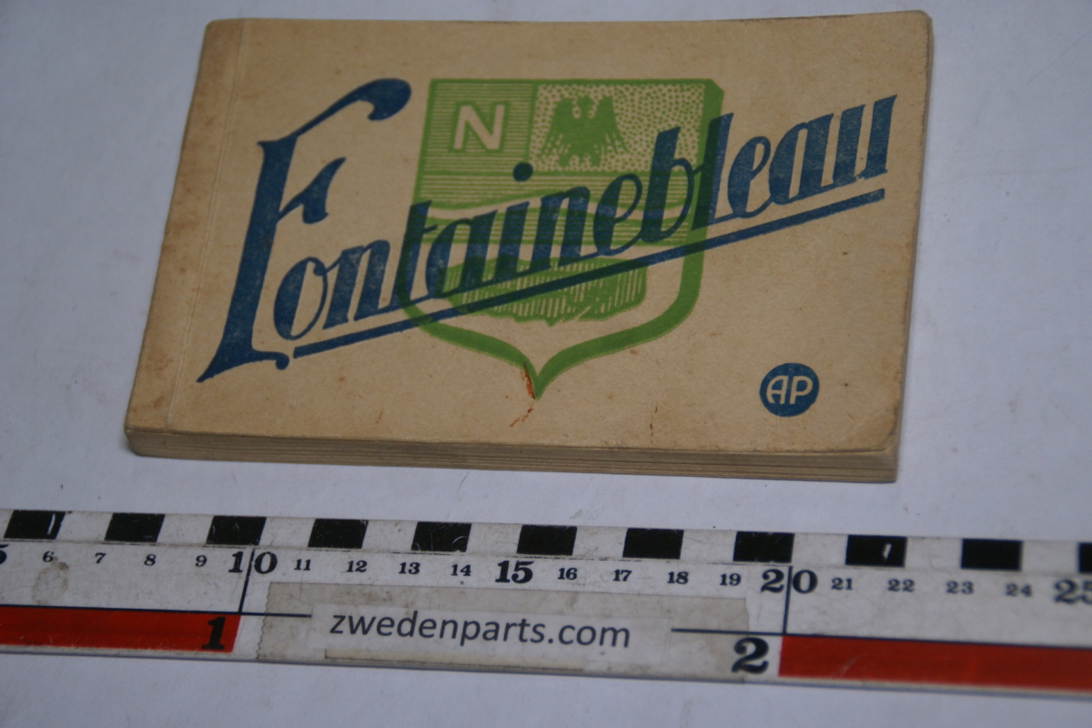 DSC04666 50er jaren vintage boekje met prentbriefkaarten Fontainebleau nieuwstaat