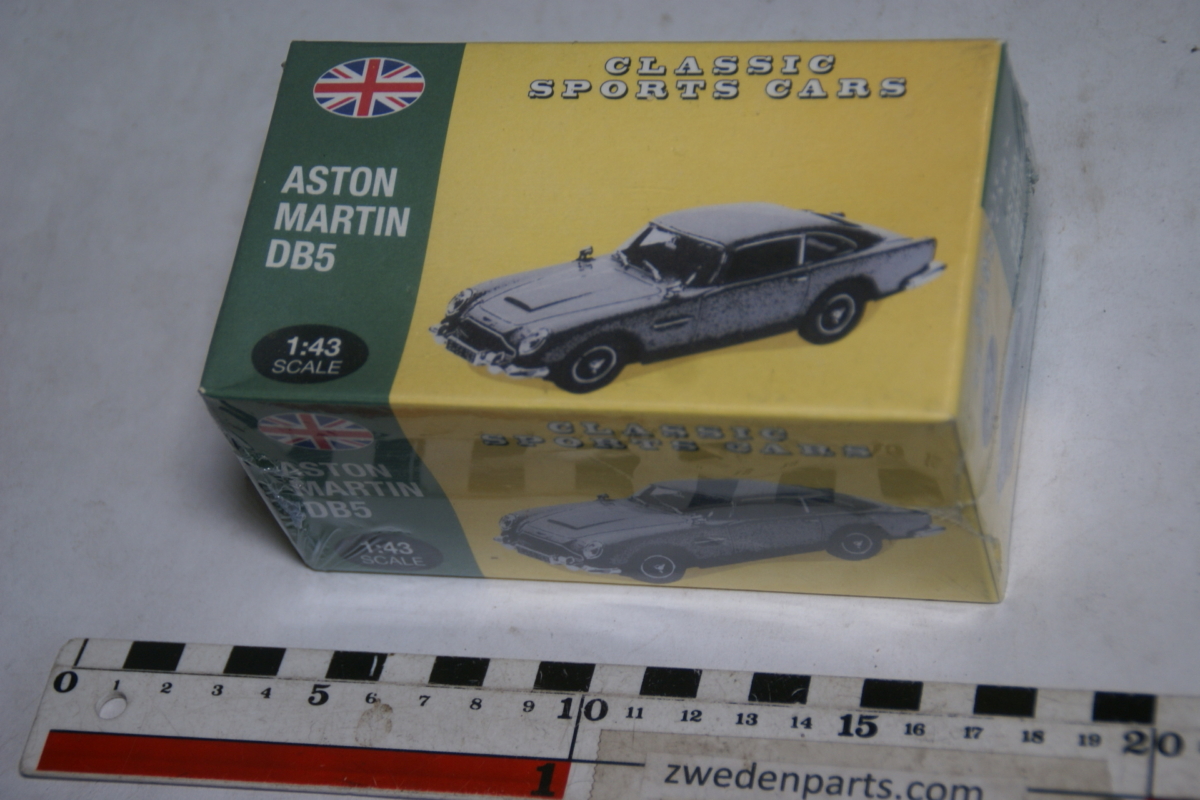 DSC05018 miniatuur 1op43 Aston Martin DB5 Atlas Classic Sports Cars nr 4656101 NOS