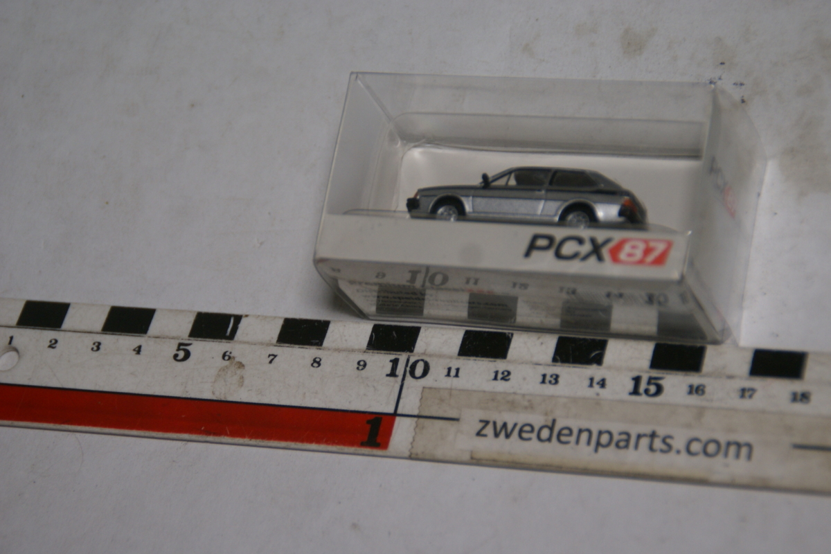 DSC05055 miniatuur Volvo 343 zilver 1op87 PCX nr 302 MB