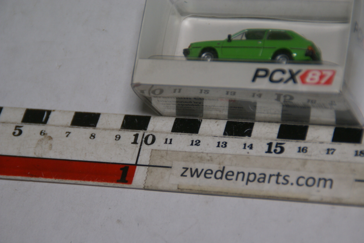 DSC05059 miniatuur Volvo 343 groen 1op87 PCX nr 301 MB