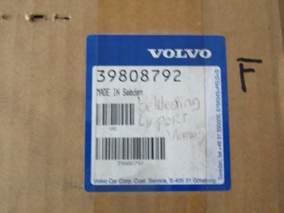 IMG_4001 deurpaneel links voor origineel Volvo V70 artikelnr. 39808792 NOS 100