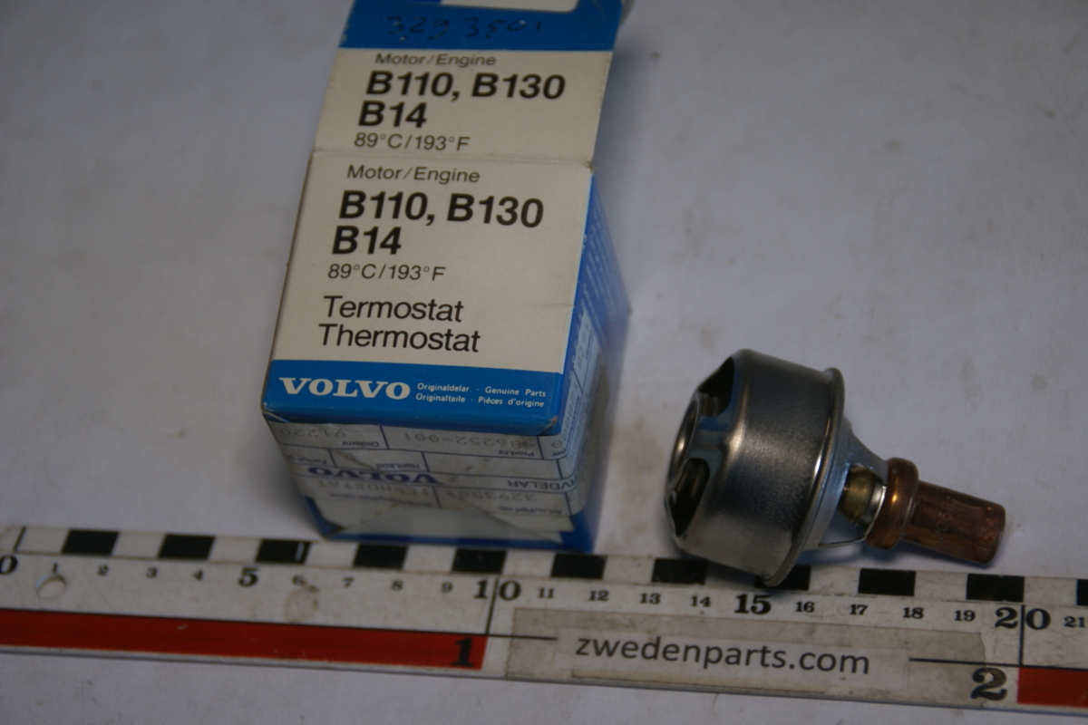 DSC04855 thermostaat origineel Volvo B110 B130 B14 artnr. 3293501, NOS 15