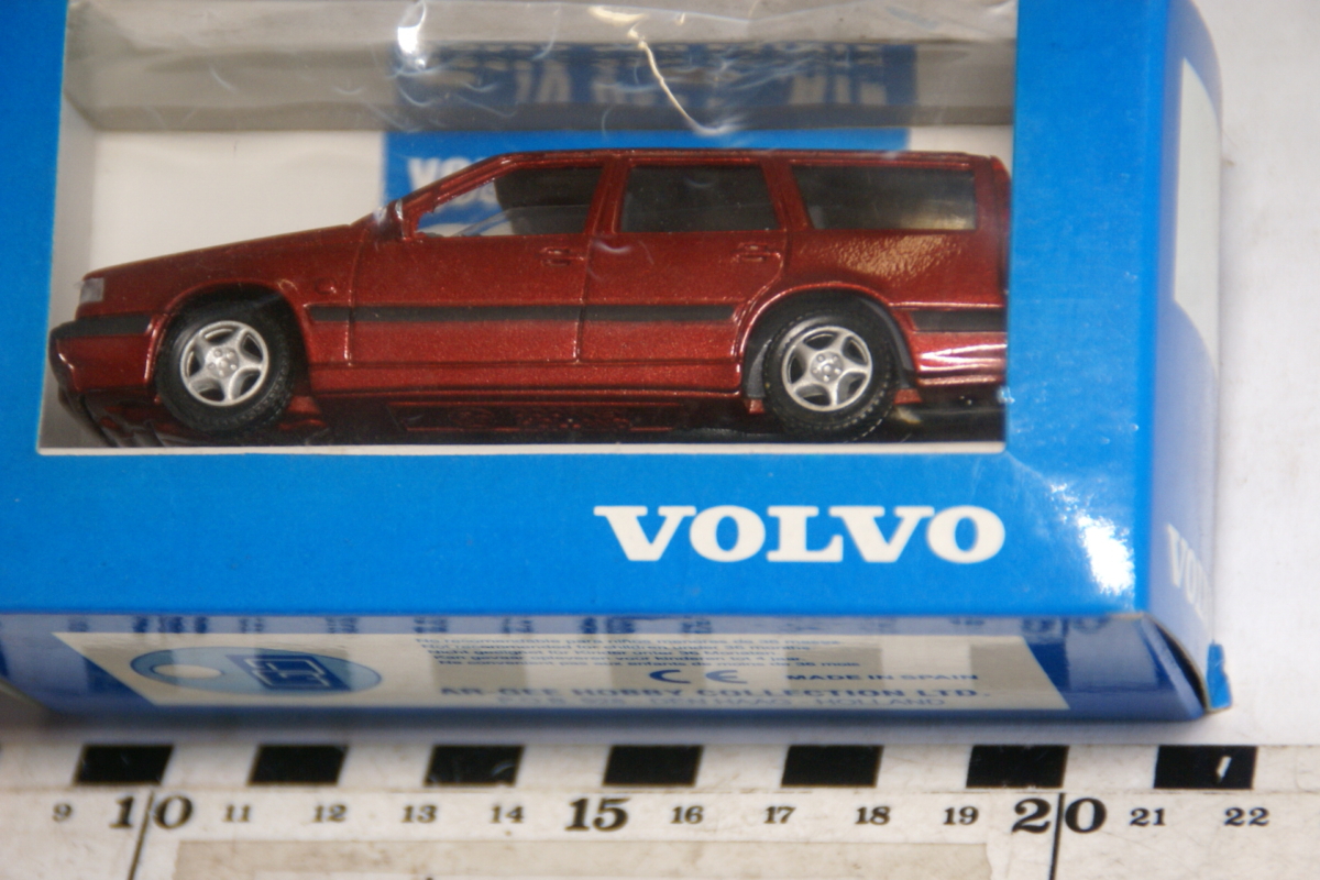 DSC05108 miniatuur Volvo 855 850GLT rood m 1op43 AHC nr 280957 MB