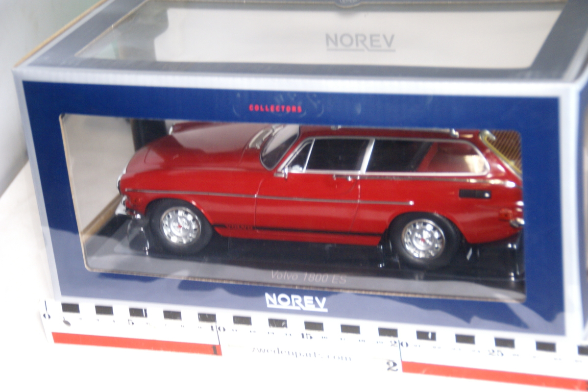 DSC05141 miniatuur 1973 Volvo 1800 ES rood 1 op 18, Norev nr 188723 MB