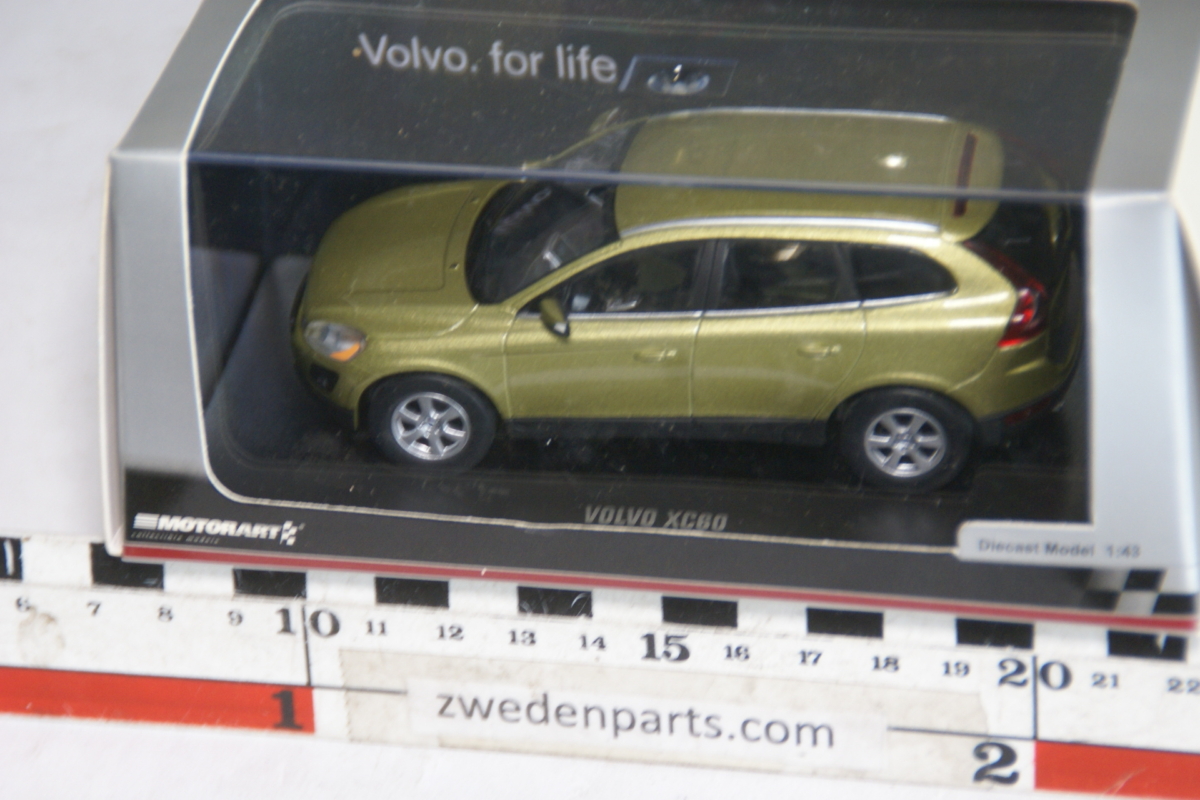 DSC05155 miniatuur Volvo XC60 groen 1 op 43, Motorart MB